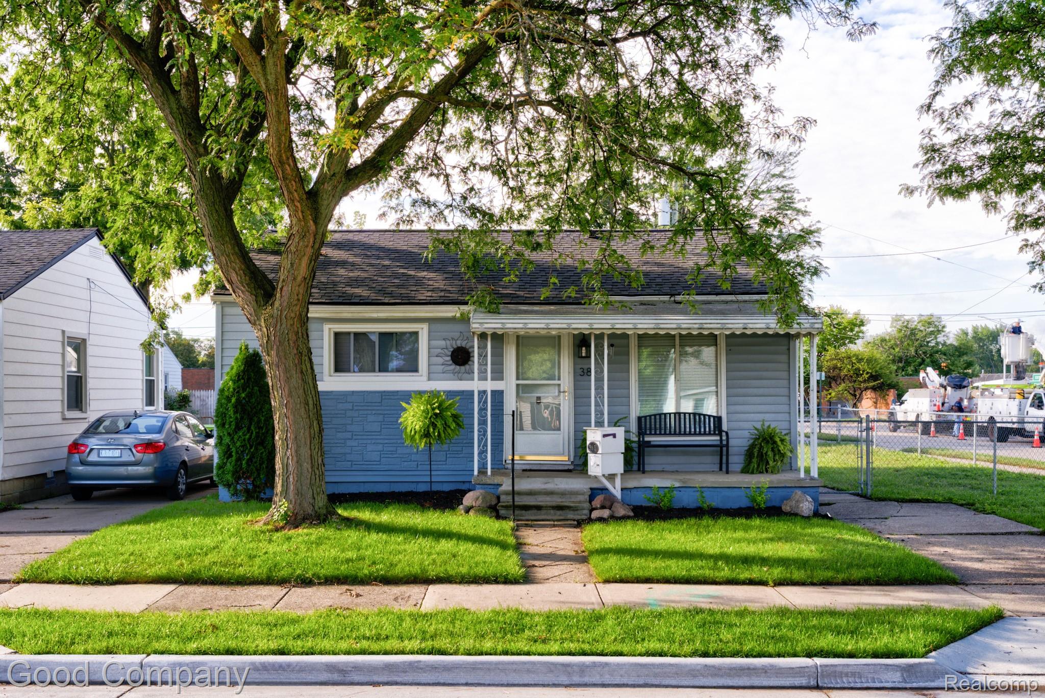 38, Rowland, Madison Heights, Michigan, 48071