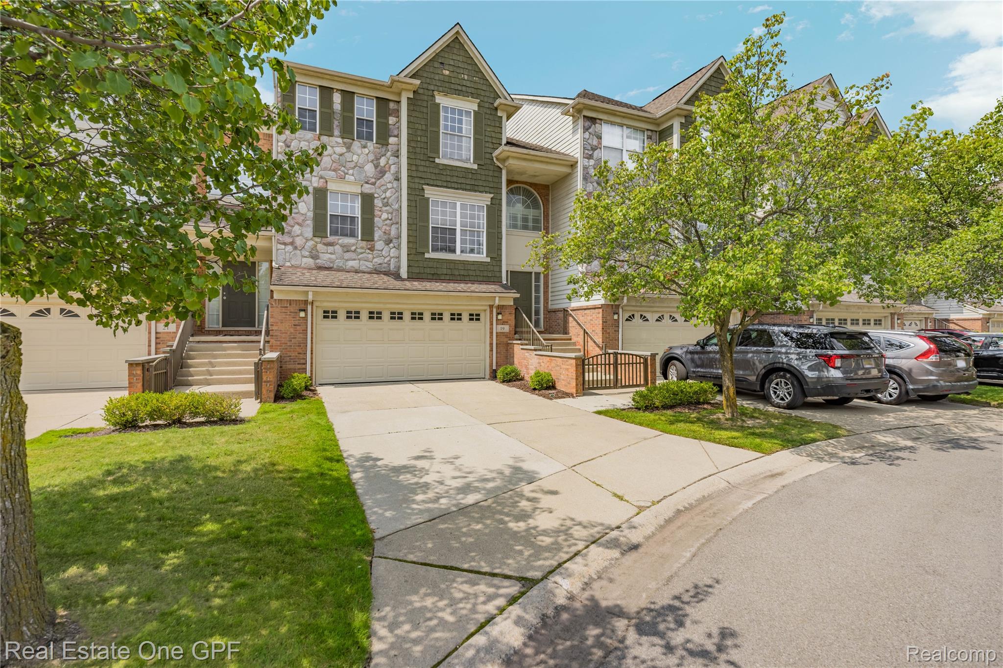 19, Lyons, #42, Dearborn, Michigan, 48126