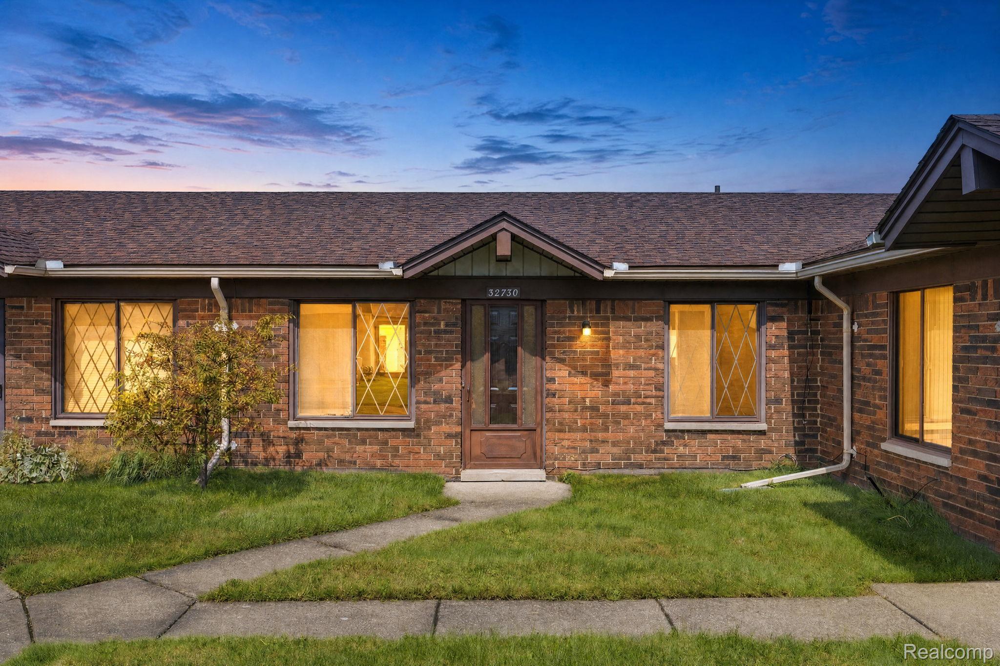 32730, Valley, Warren, Michigan, 48093