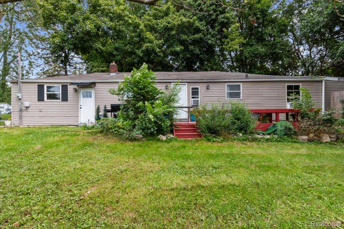 1054, Mandeville, Burton, Michigan, 48529