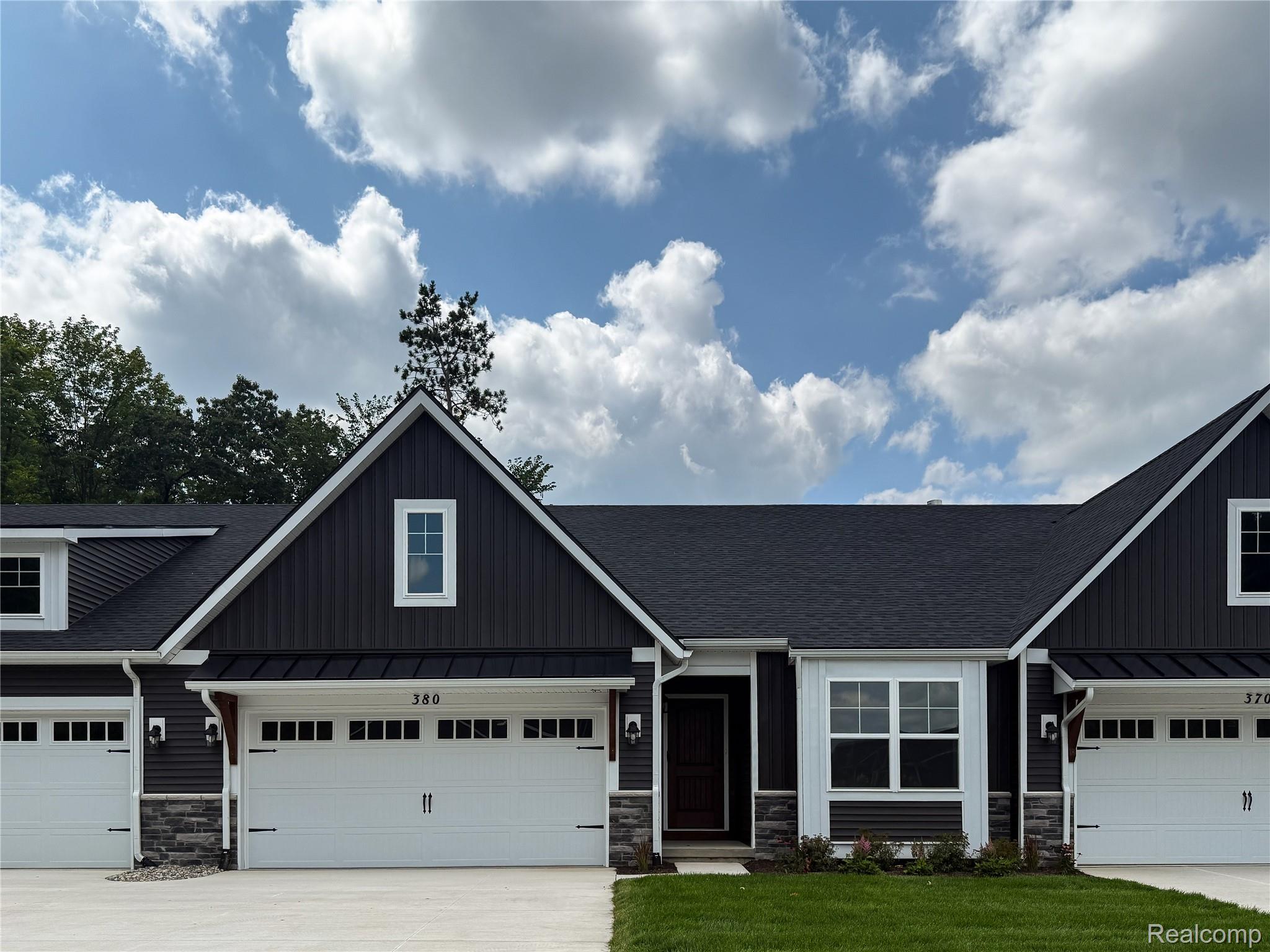 380, Canyon Creek, #20, Howell, Michigan, 48843