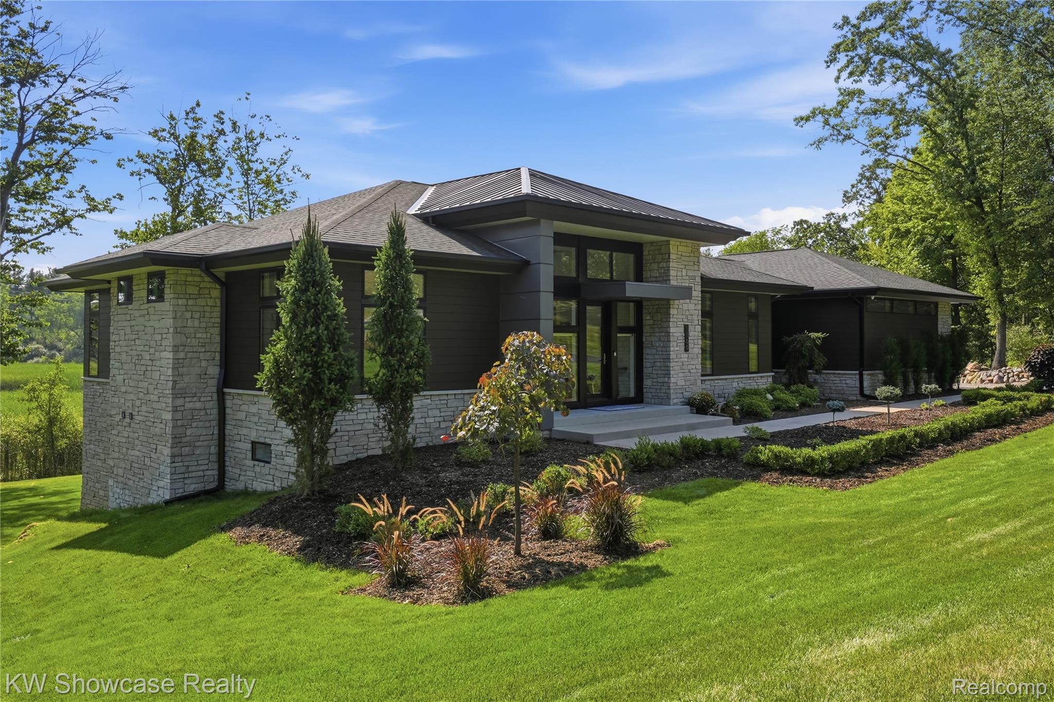 1166, Lake Forest, Milford, Michigan, 48380