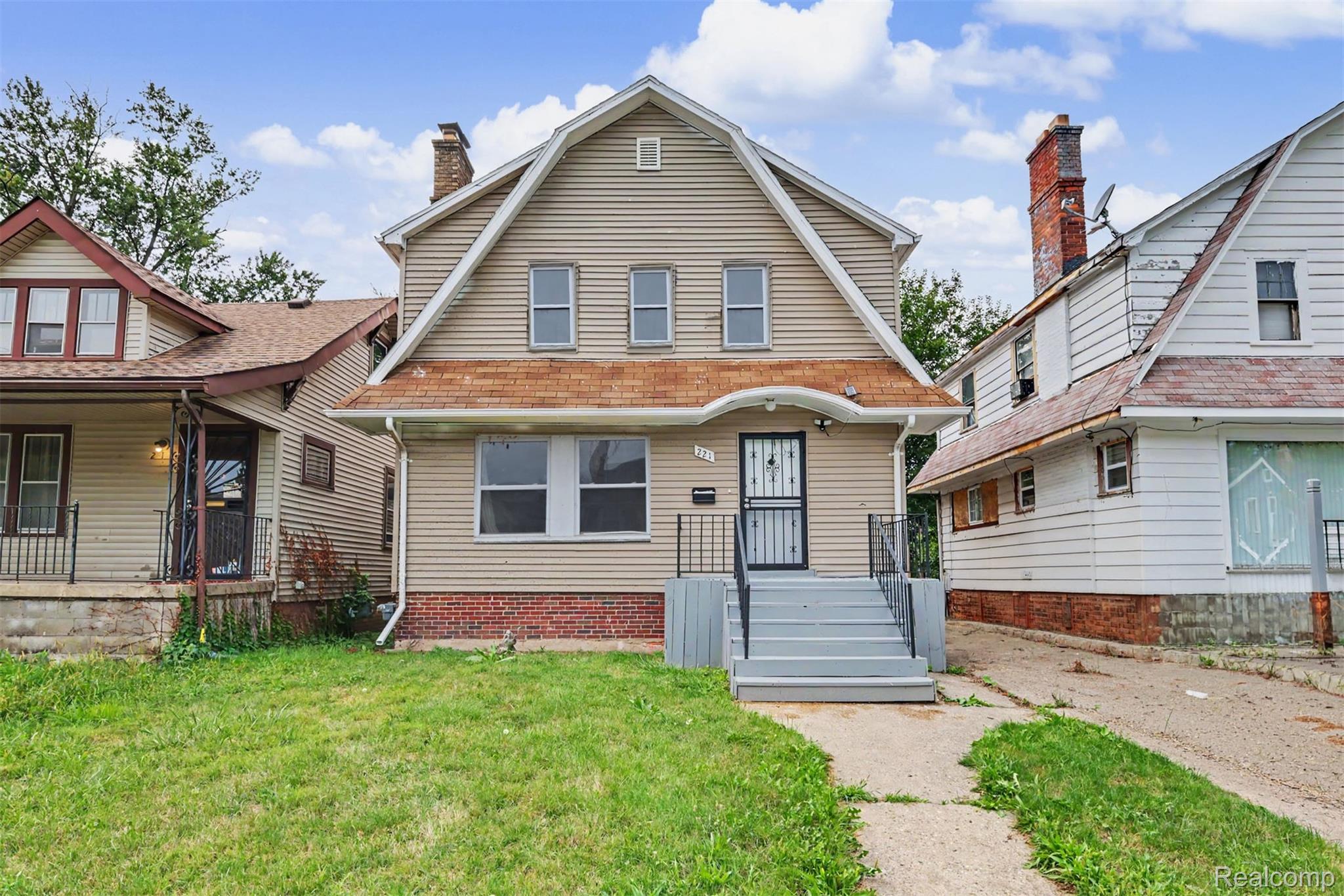 221, Philip, Detroit, Michigan, 48215