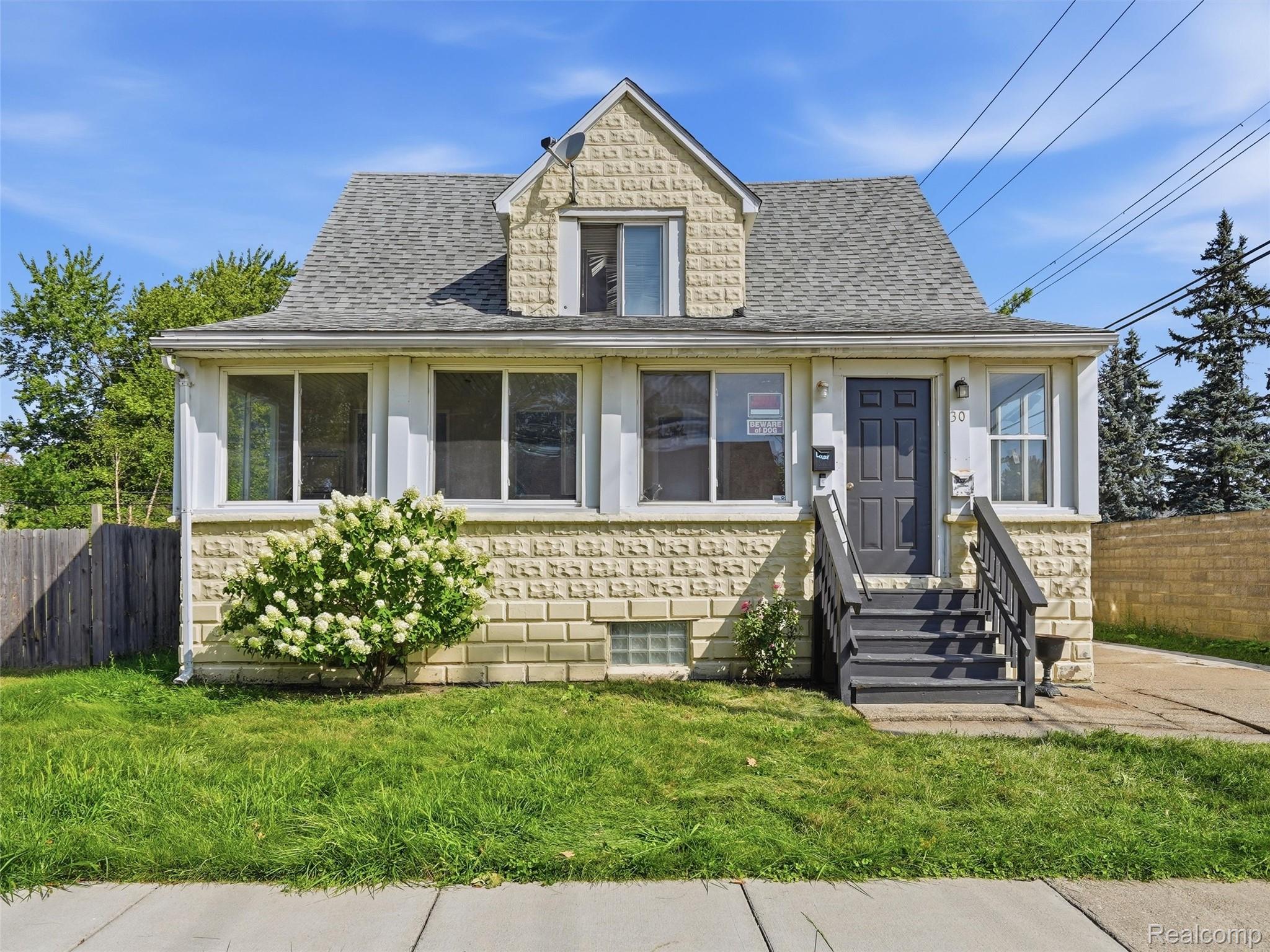 30, Granet, Hazel Park, Michigan, 48030