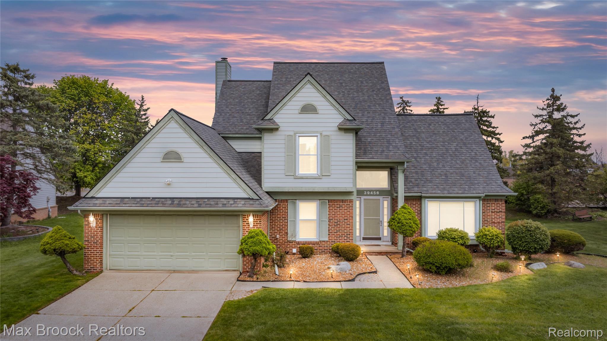 39456, Squire, Novi, Michigan, 48375
