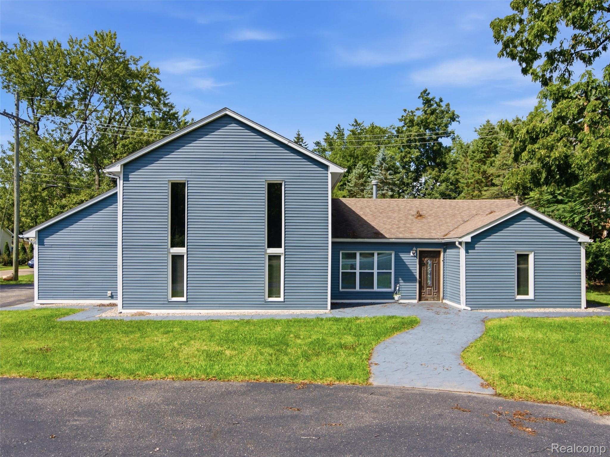 3700, Green Lake, West Bloomfield, Michigan, 48324