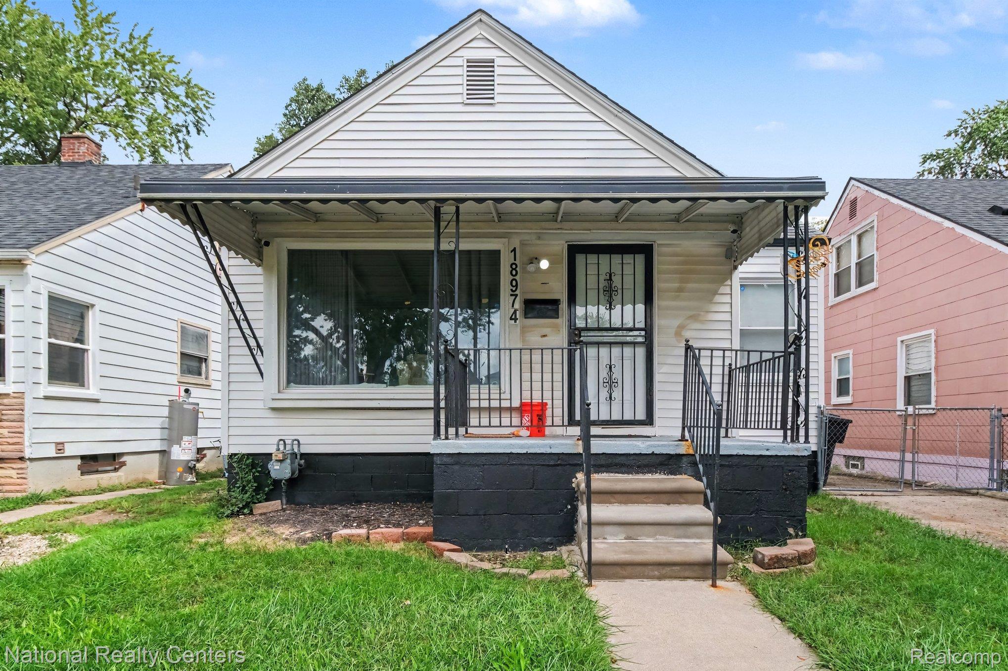 18974, Dale, Detroit, Michigan, 48219