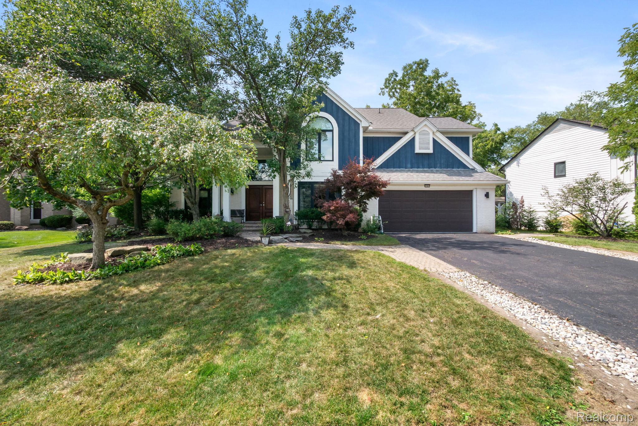 7367, Village Square, West Bloomfield, Michigan, 48322