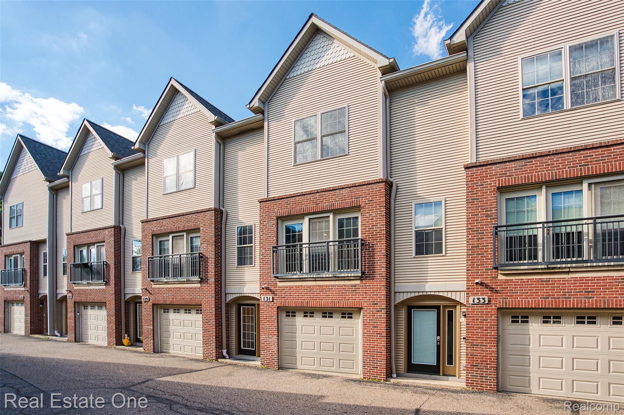 131, 2nd, Brighton, Michigan, 48116