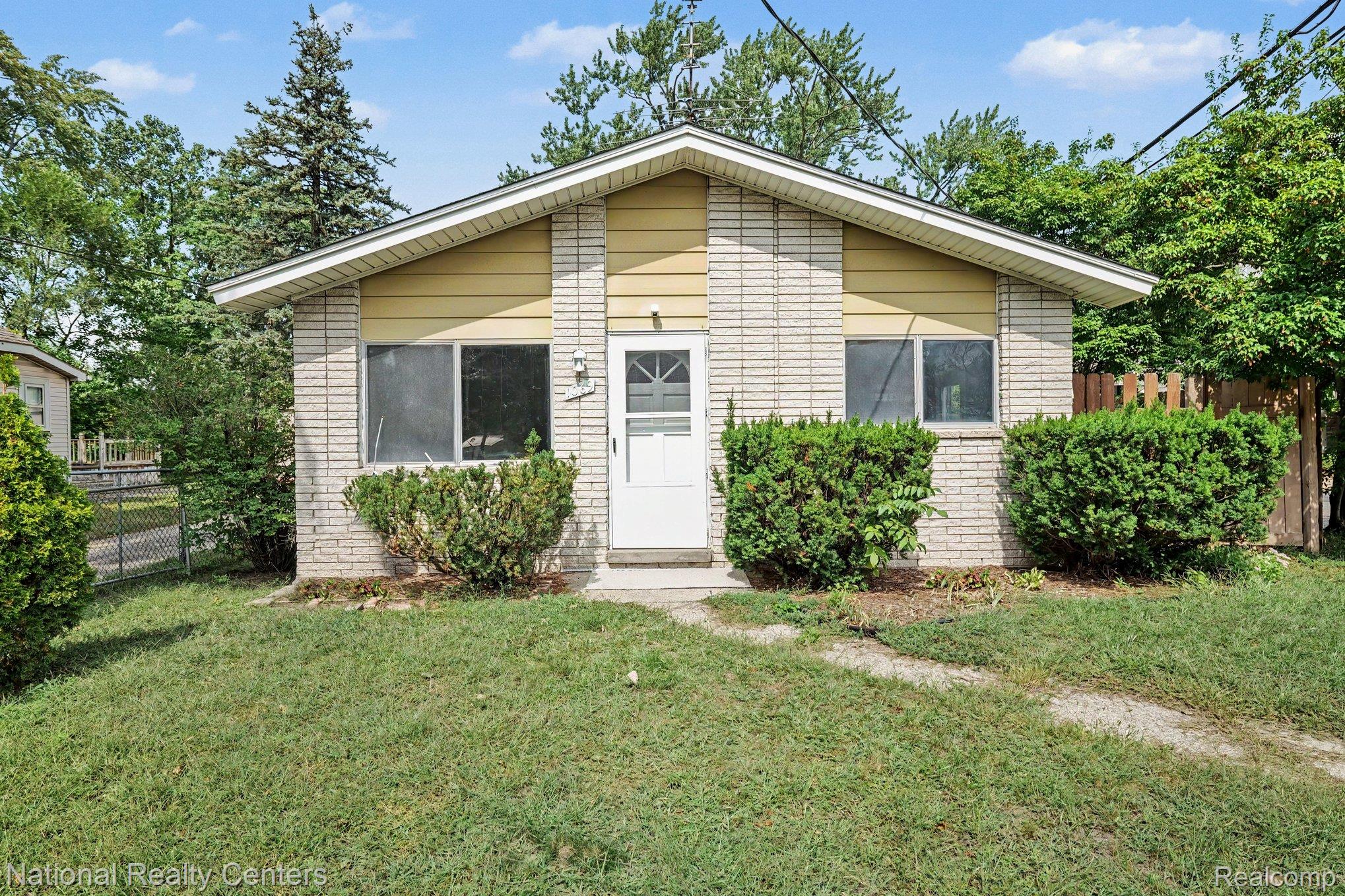 1069, Urbancrest, Troy, Michigan, 48083