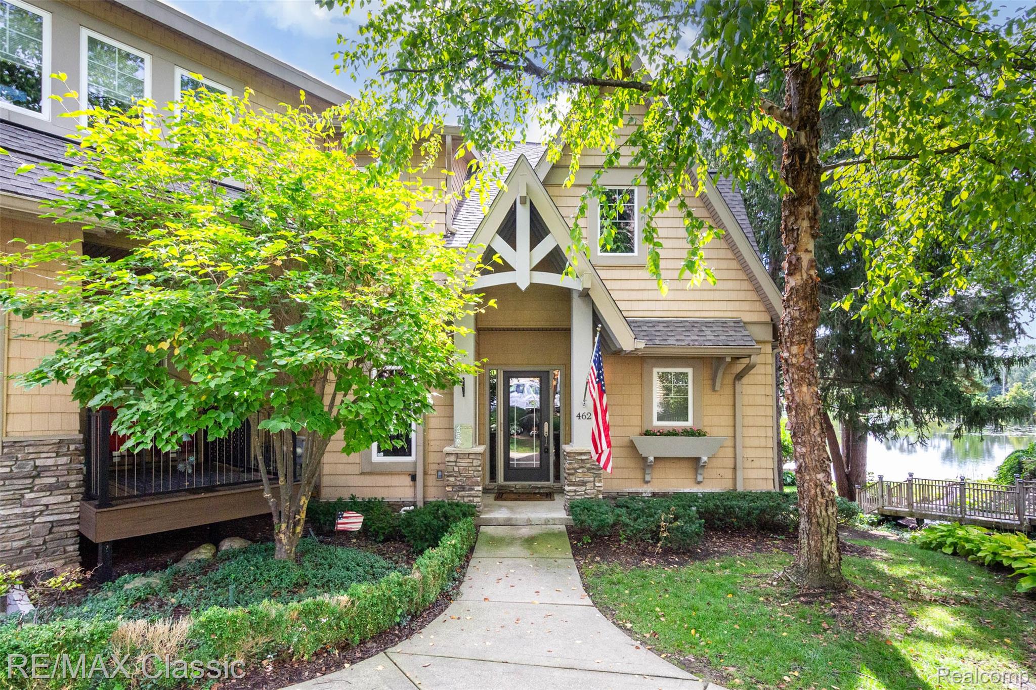 462, Pondview, Milford, Michigan, 48381