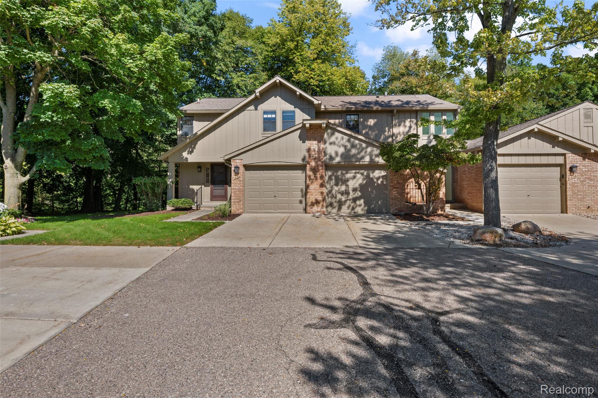 1830, Streamedge, Rochester Hills, Michigan, 48309