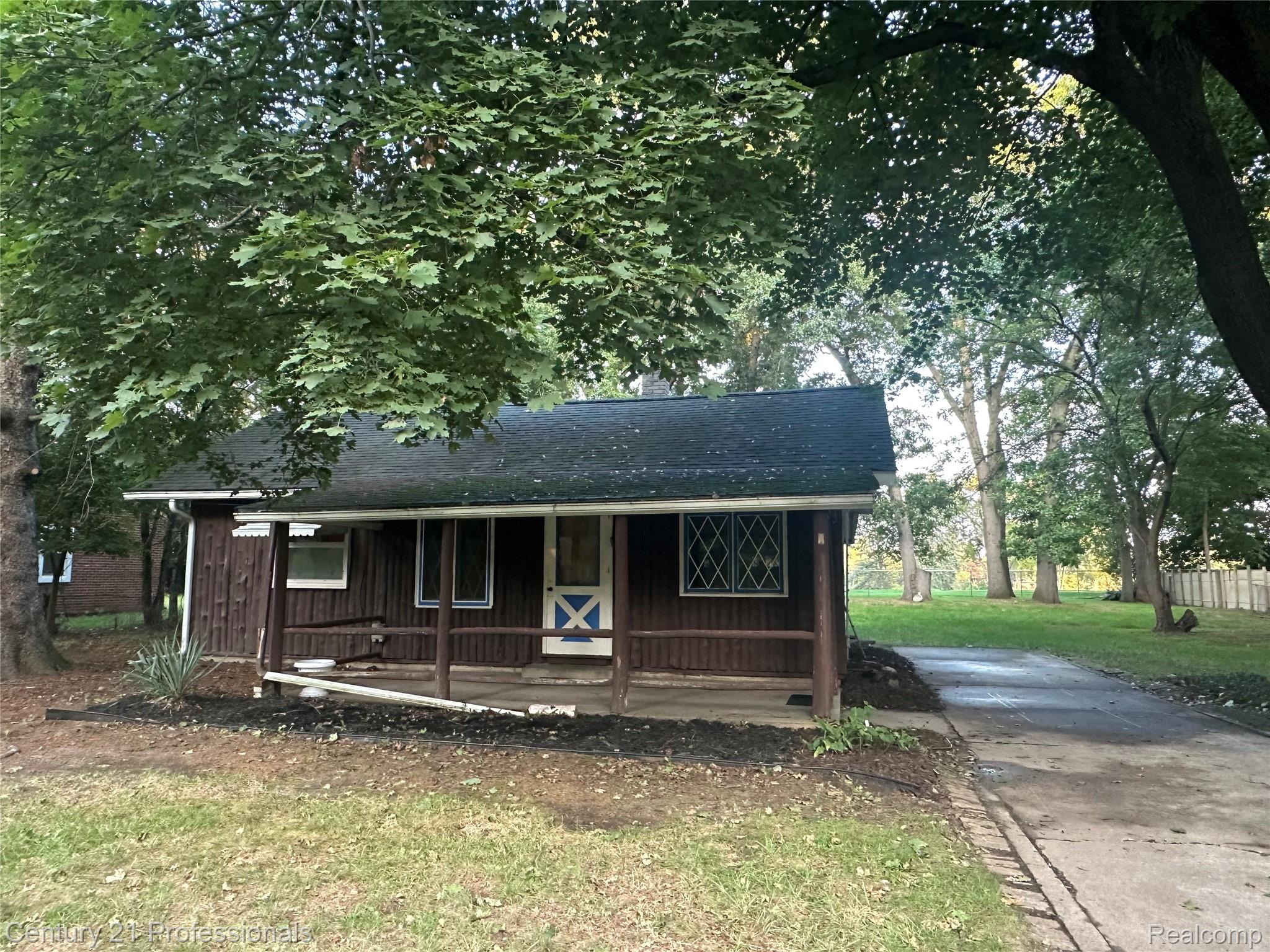 21776, Fairway, S, Southfield, Michigan, 48033