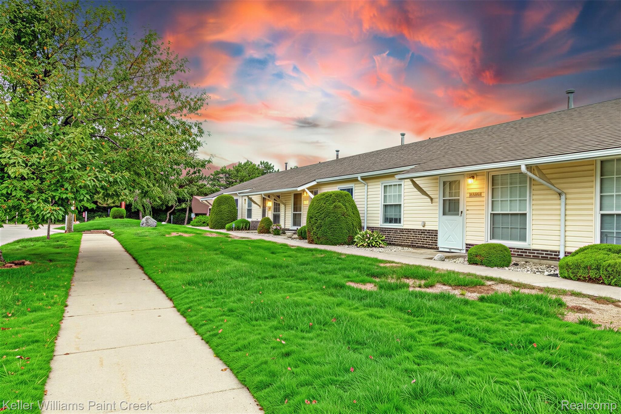 20823, Flora, #4, Roseville, Michigan, 48066