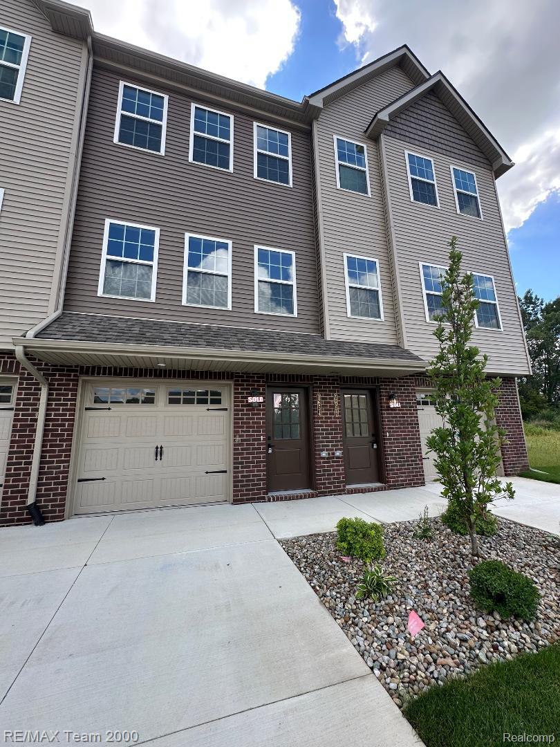 1654, Pinecroft, Howell, Michigan, 48855