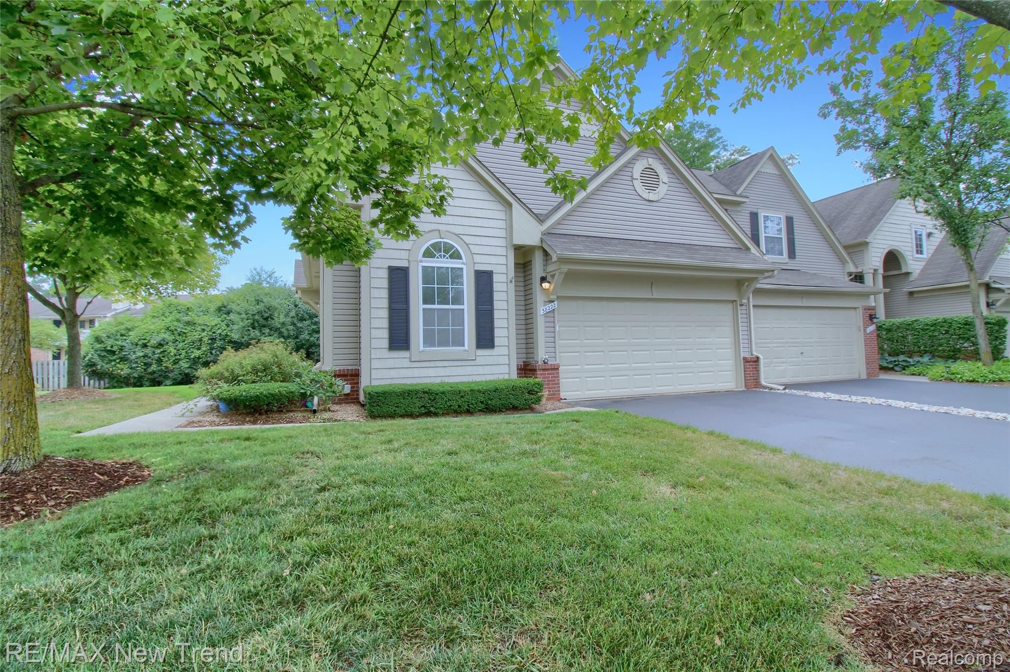38222, Saratoga, Farmington Hills, Michigan, 48331