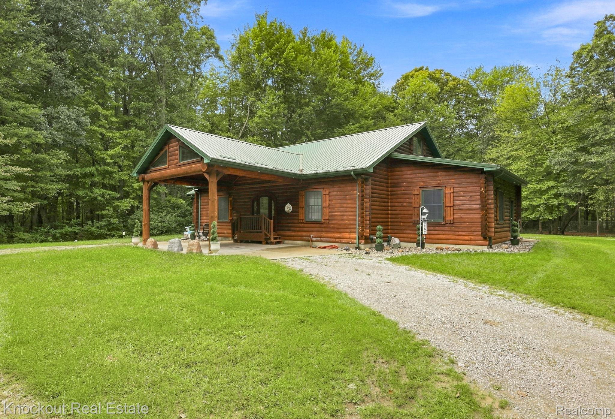 8222, Moorish, Birch Run, Michigan, 48415