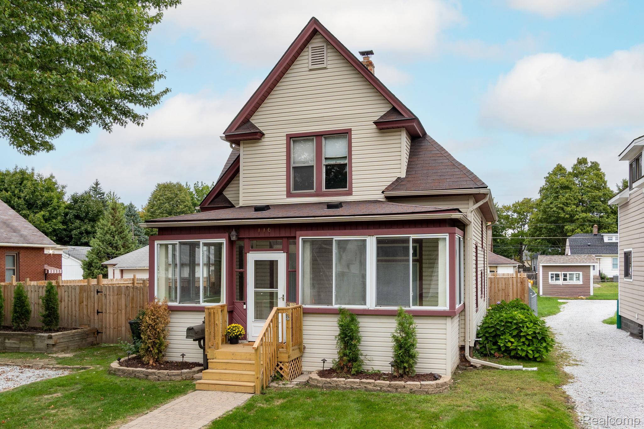 116, Scott, Mount Clemens, Michigan, 48043