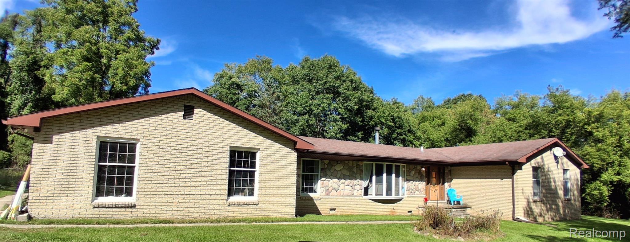 2761, Hiding, Milford, Michigan, 48381