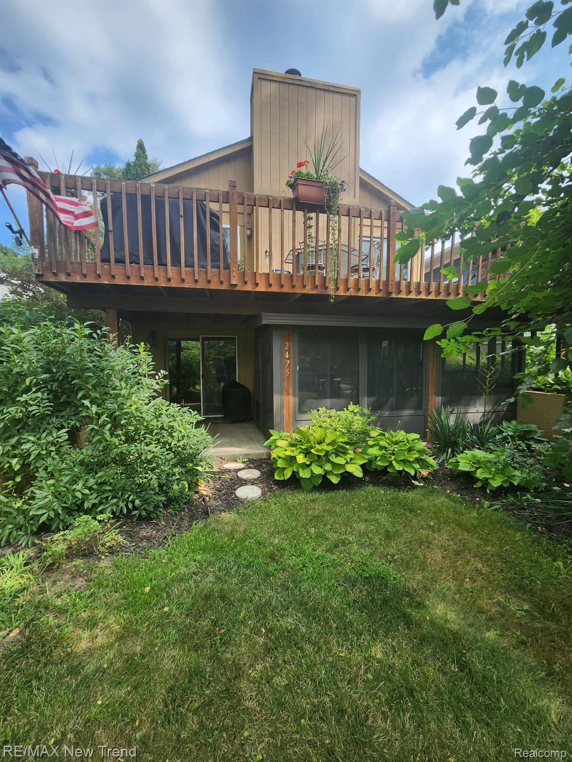 2475, Jackson, Highland, Michigan, 48356