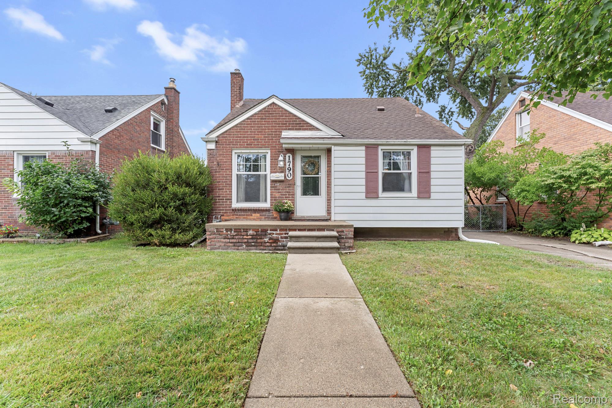 1790, Riverbank, Lincoln Park, Michigan, 48146