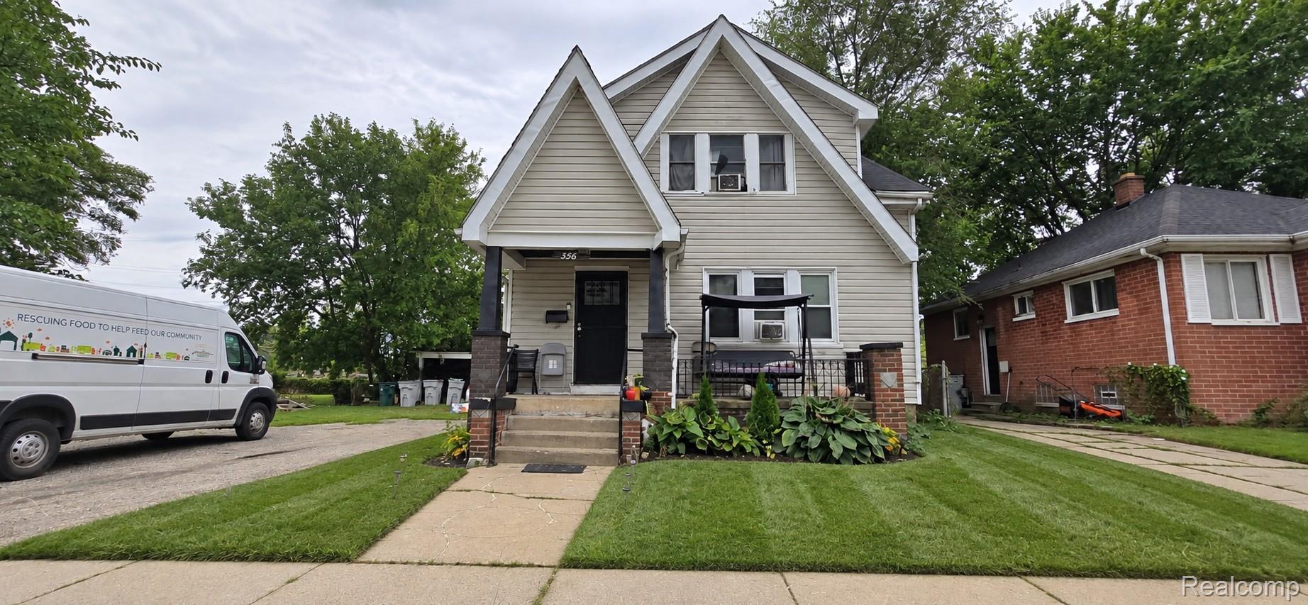556, Muir, Hazel Park, Michigan, 48030