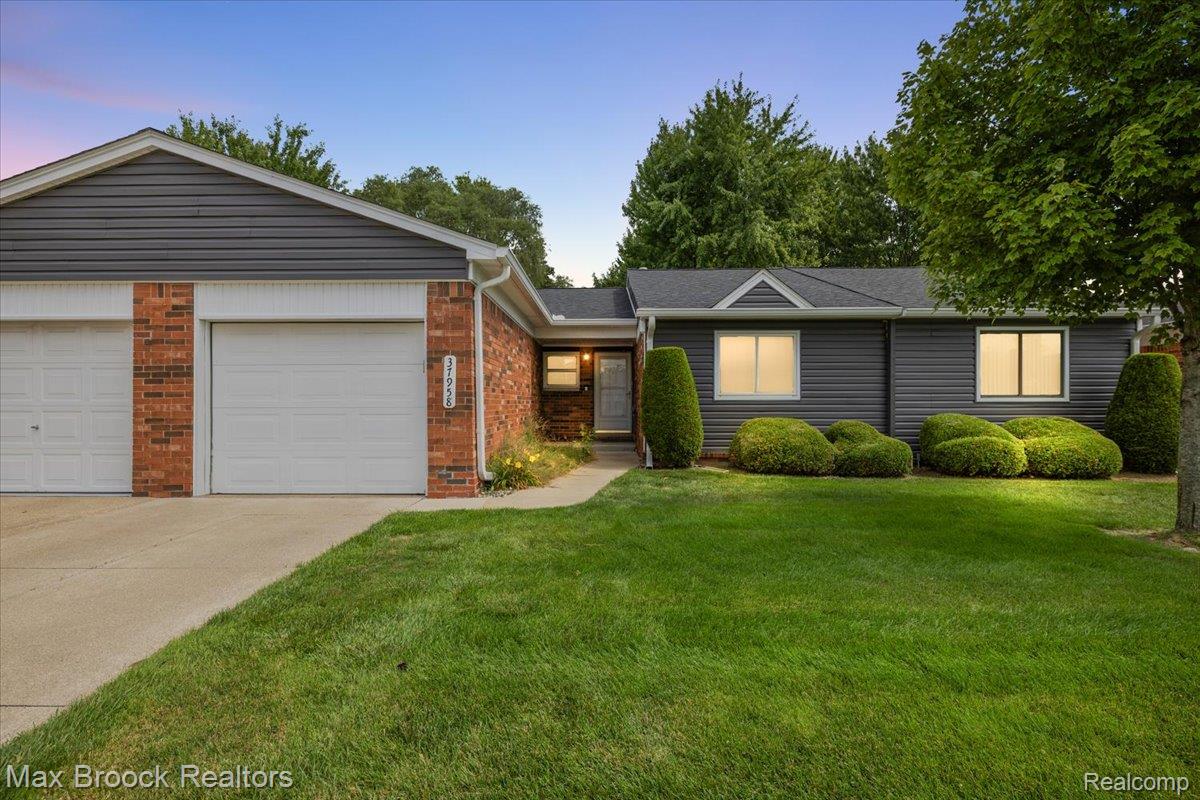 37958, Dor Sal, Sterling Heights, Michigan, 48312
