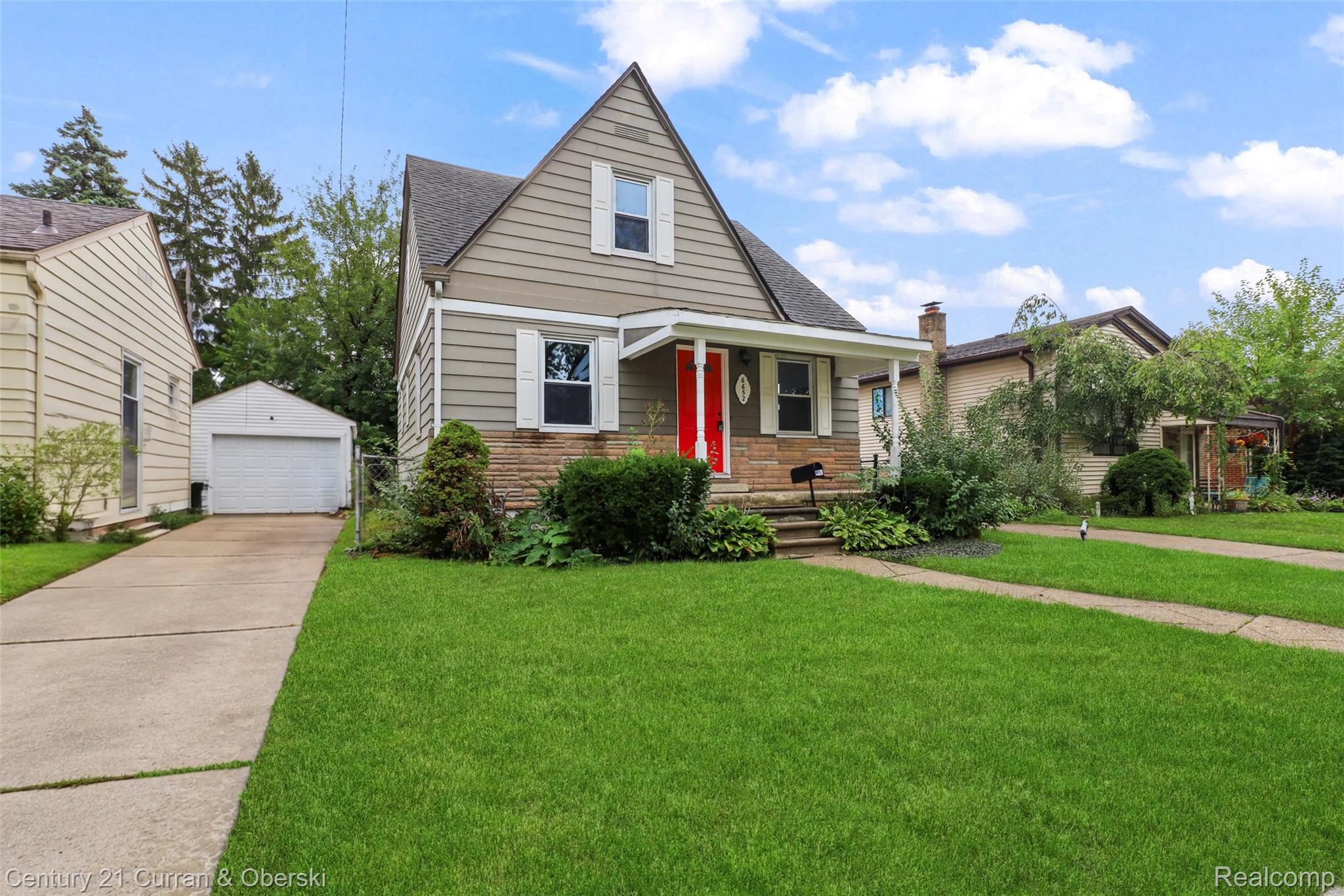 6652, Rockdale, Dearborn Heights, Michigan, 48127