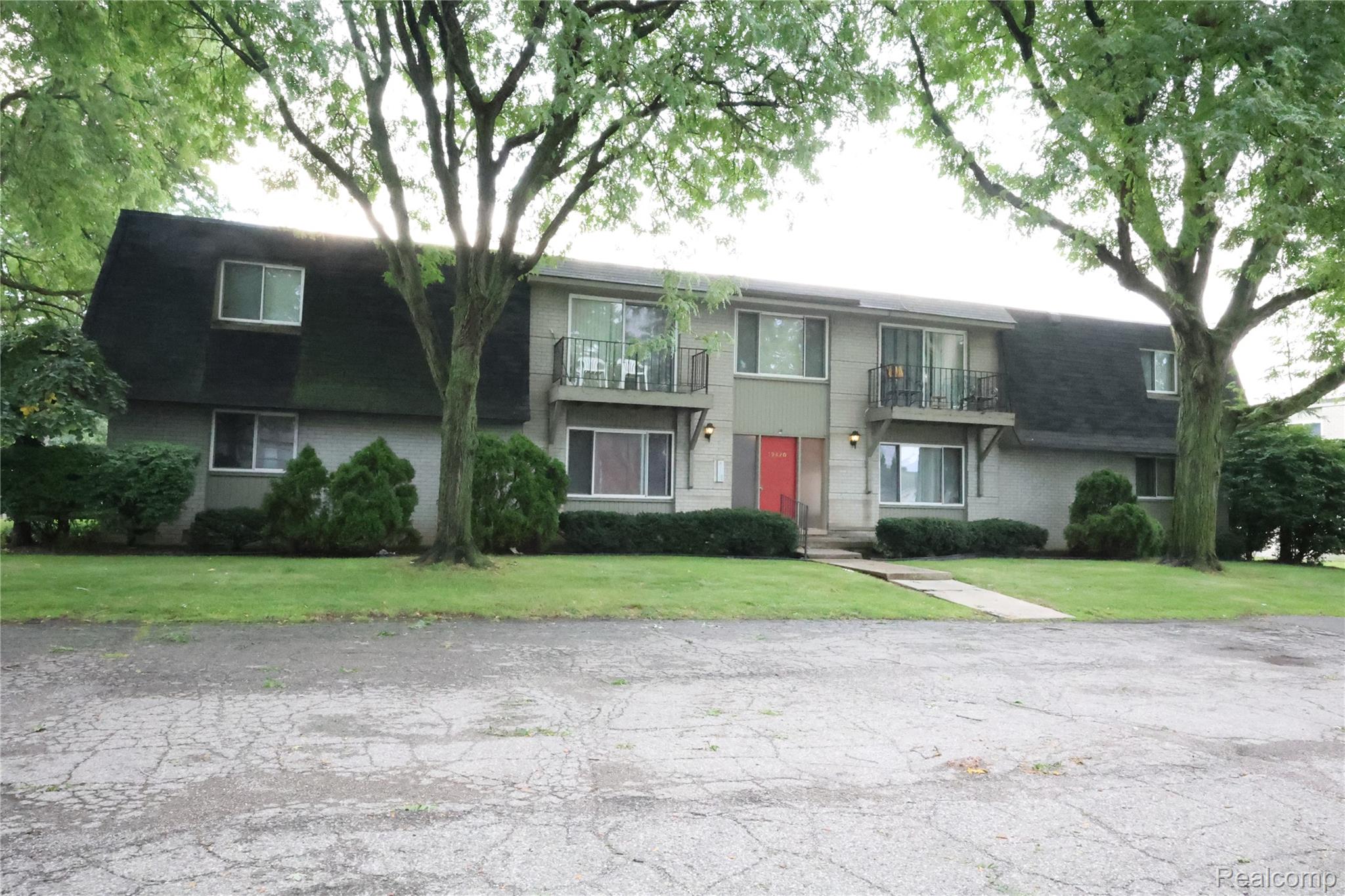 19820, 12 Mile, #25, Southfield, Michigan, 48076