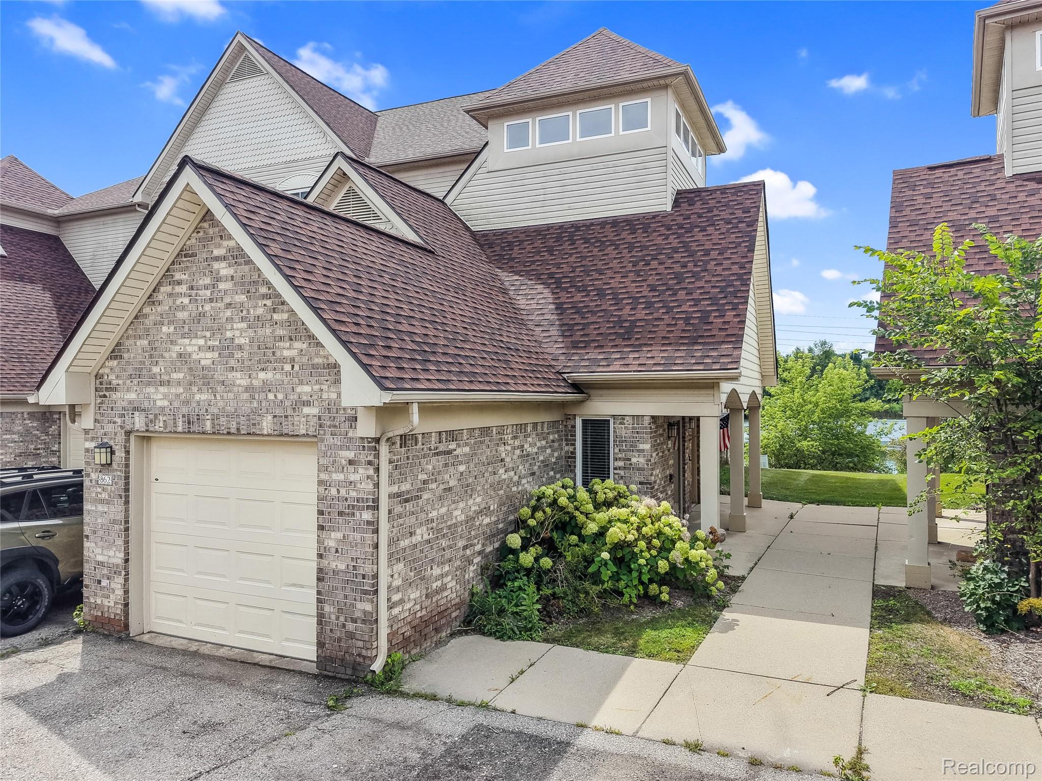 862, Amanda, Pontiac, Michigan, 48340