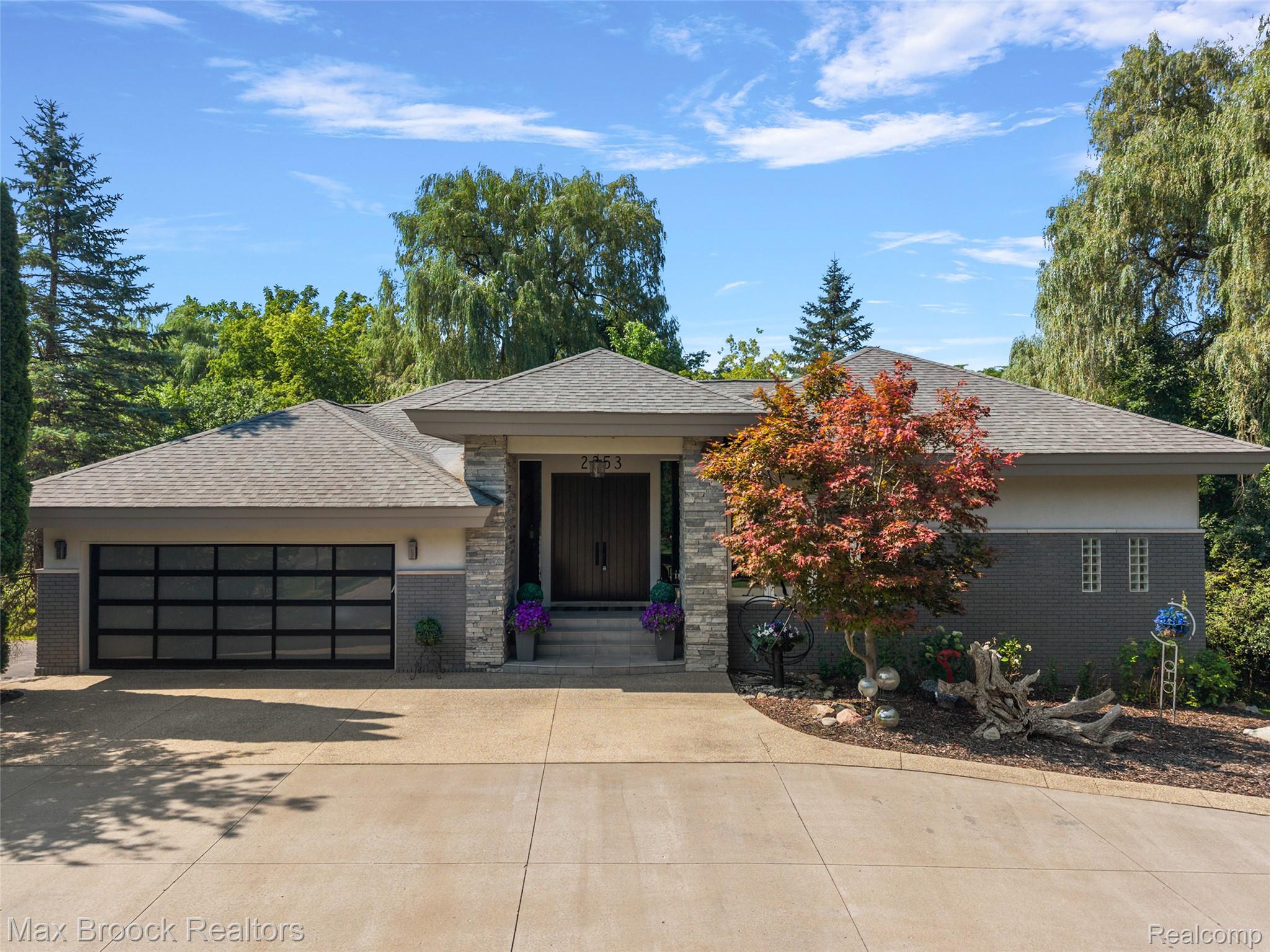 2253, Lone Pine Road, West Bloomfield, Michigan, 48323