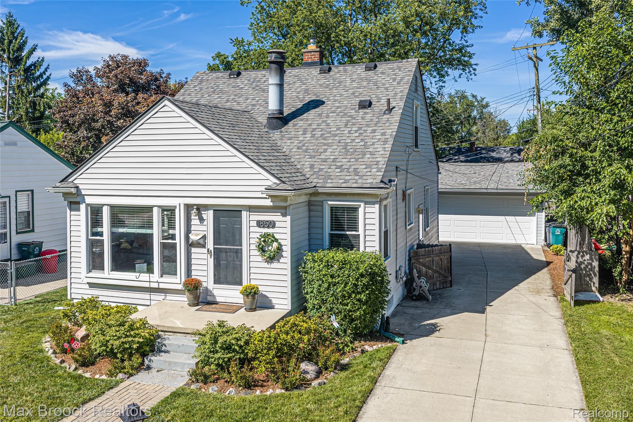 1850, Columbia, Berkley, Michigan, 48072