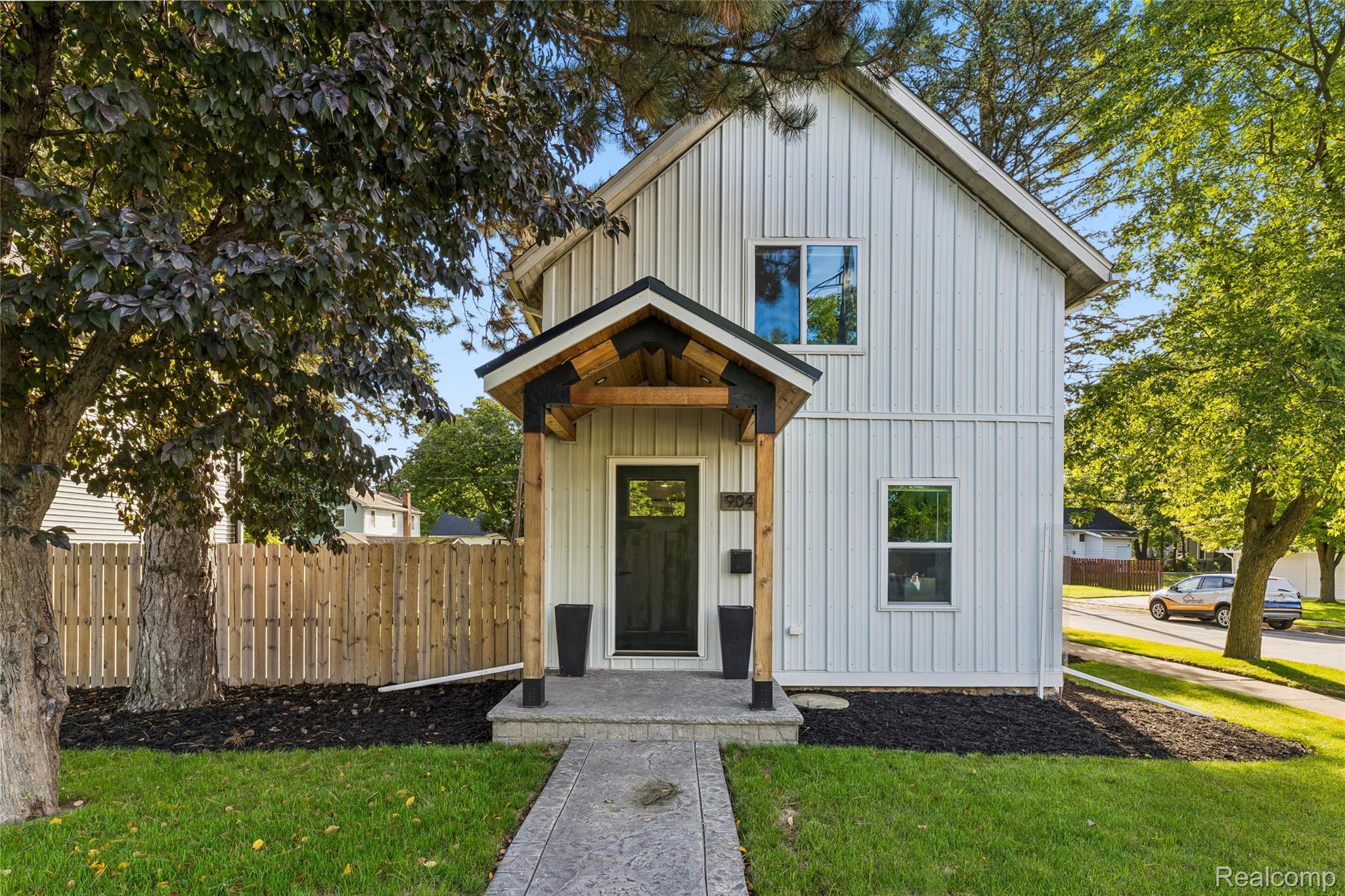 904, Main, Lapeer, Michigan, 48446