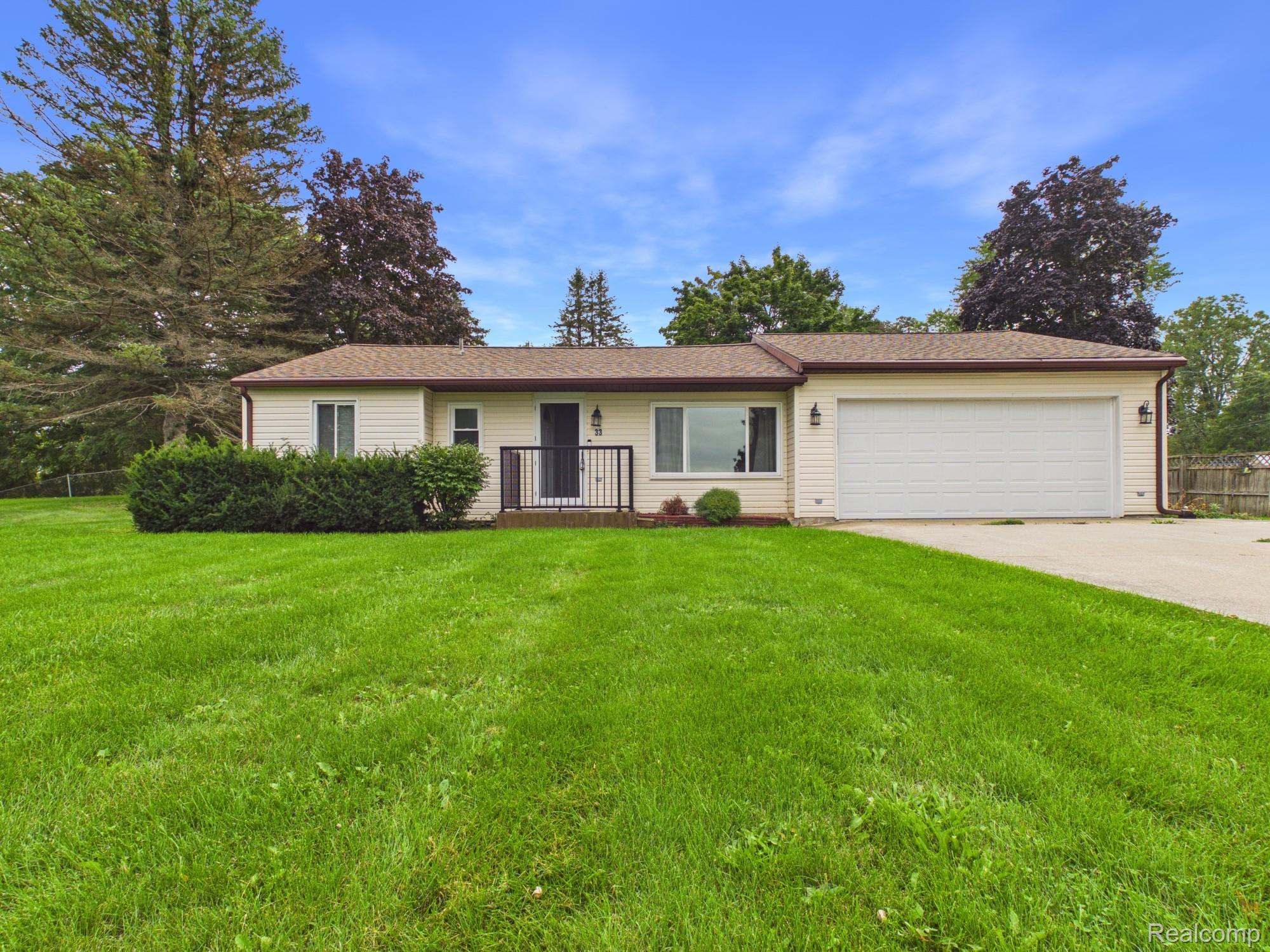 33, Davis Lake, Lapeer, Michigan, 48446