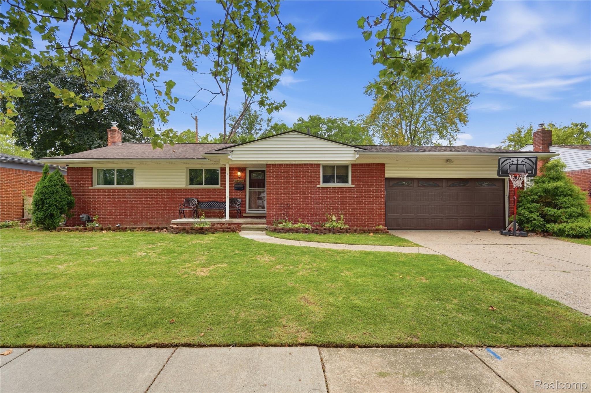 29103, Barkley, Livonia, Michigan, 48154