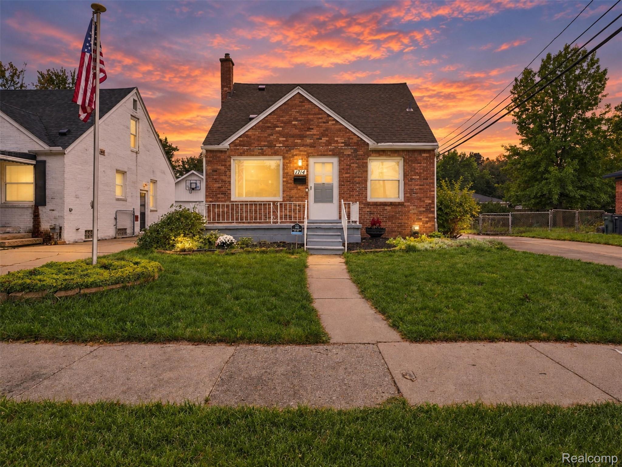 1714, Harwood, Royal Oak, Michigan, 48067