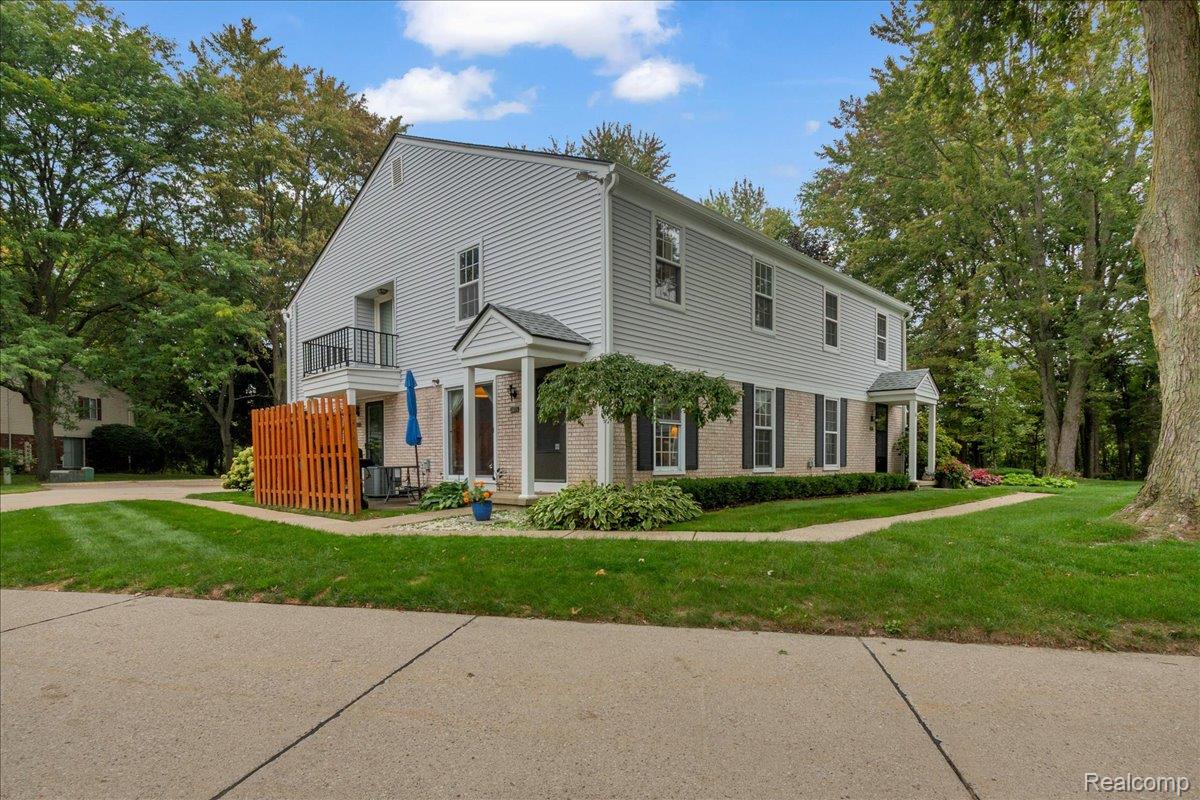24775, Meadow Creek, Harrison Township, Michigan, 48045