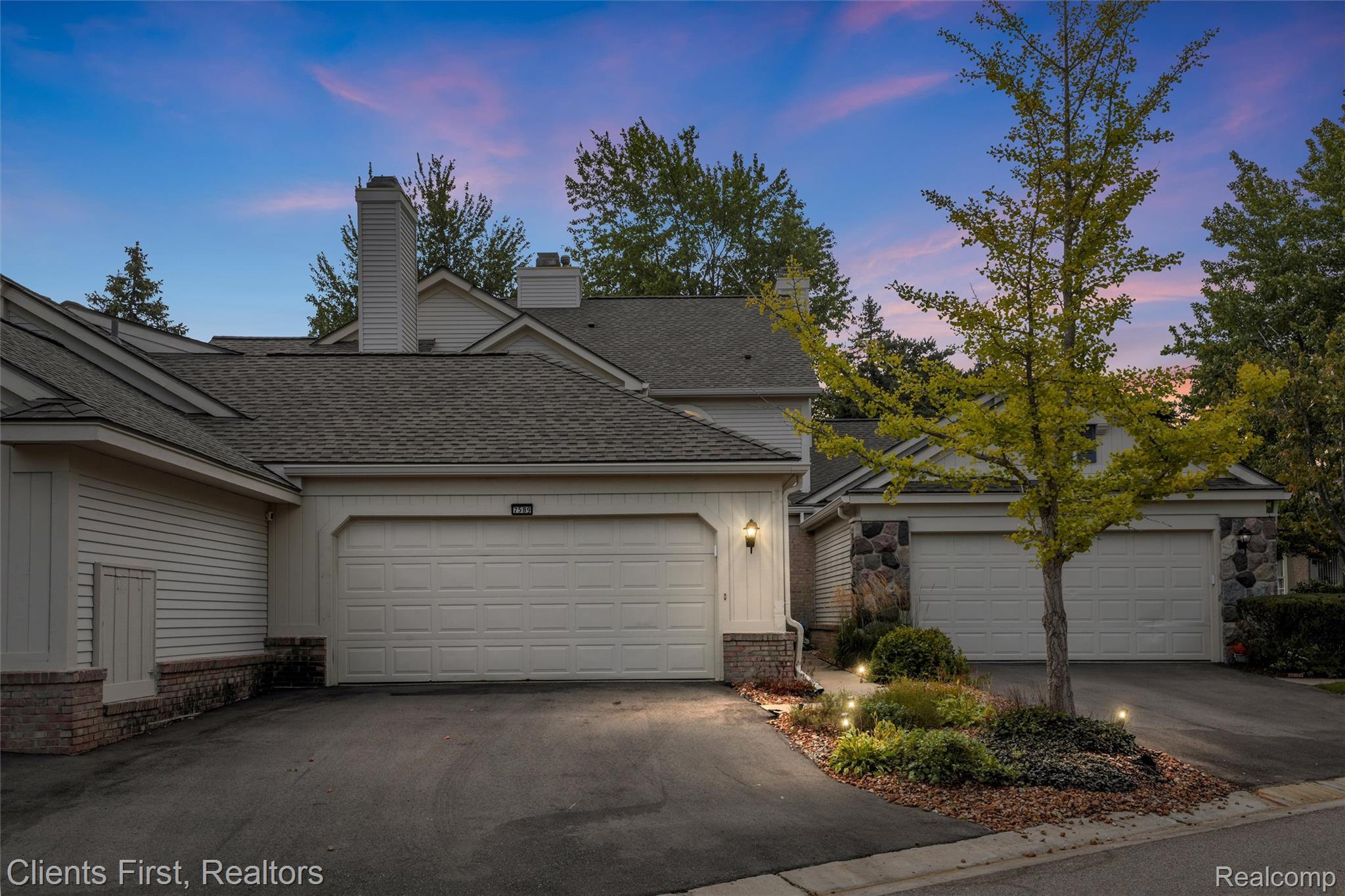 7589, Danbury, West Bloomfield, Michigan, 48322