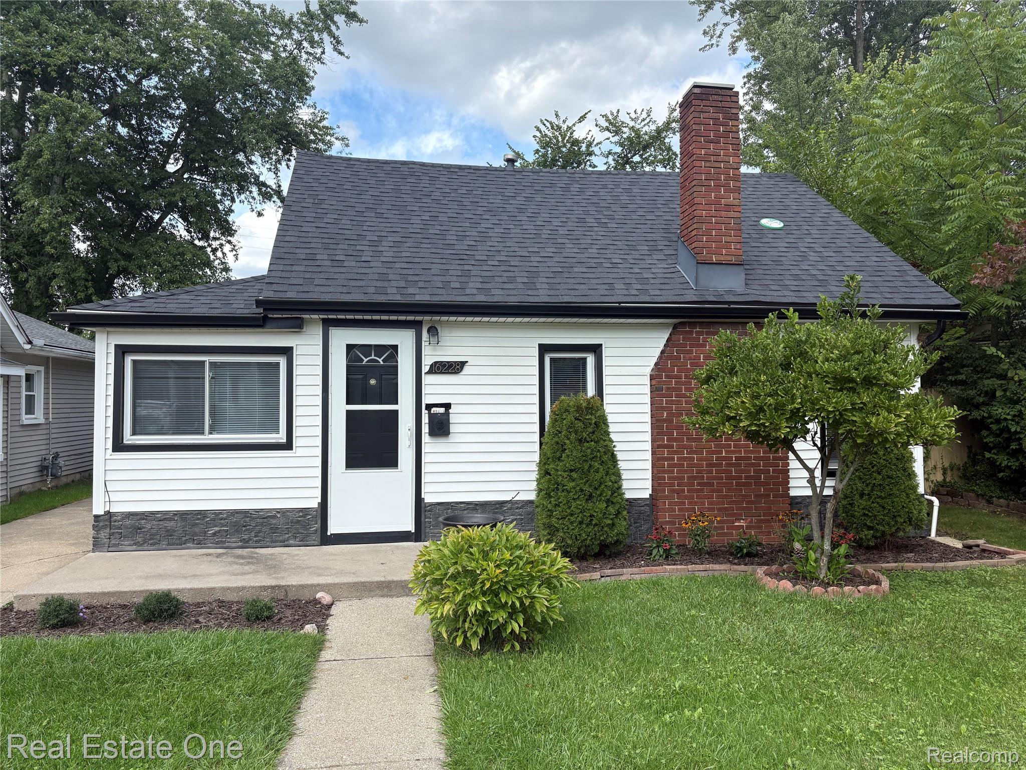 16228, Kirkshire, Beverly Hills, Michigan, 48025