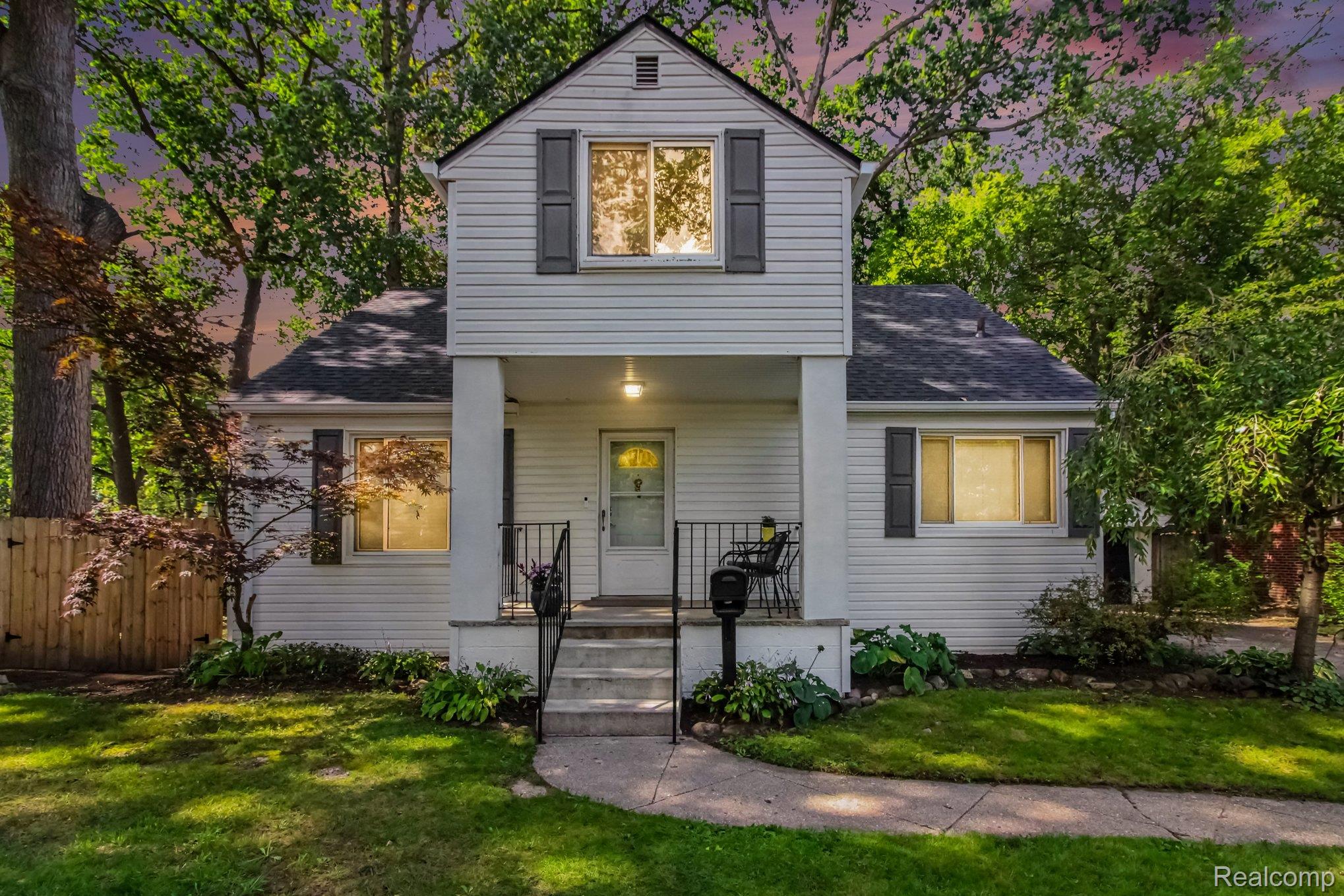 23831, Seneca, Oak Park, Michigan, 48237