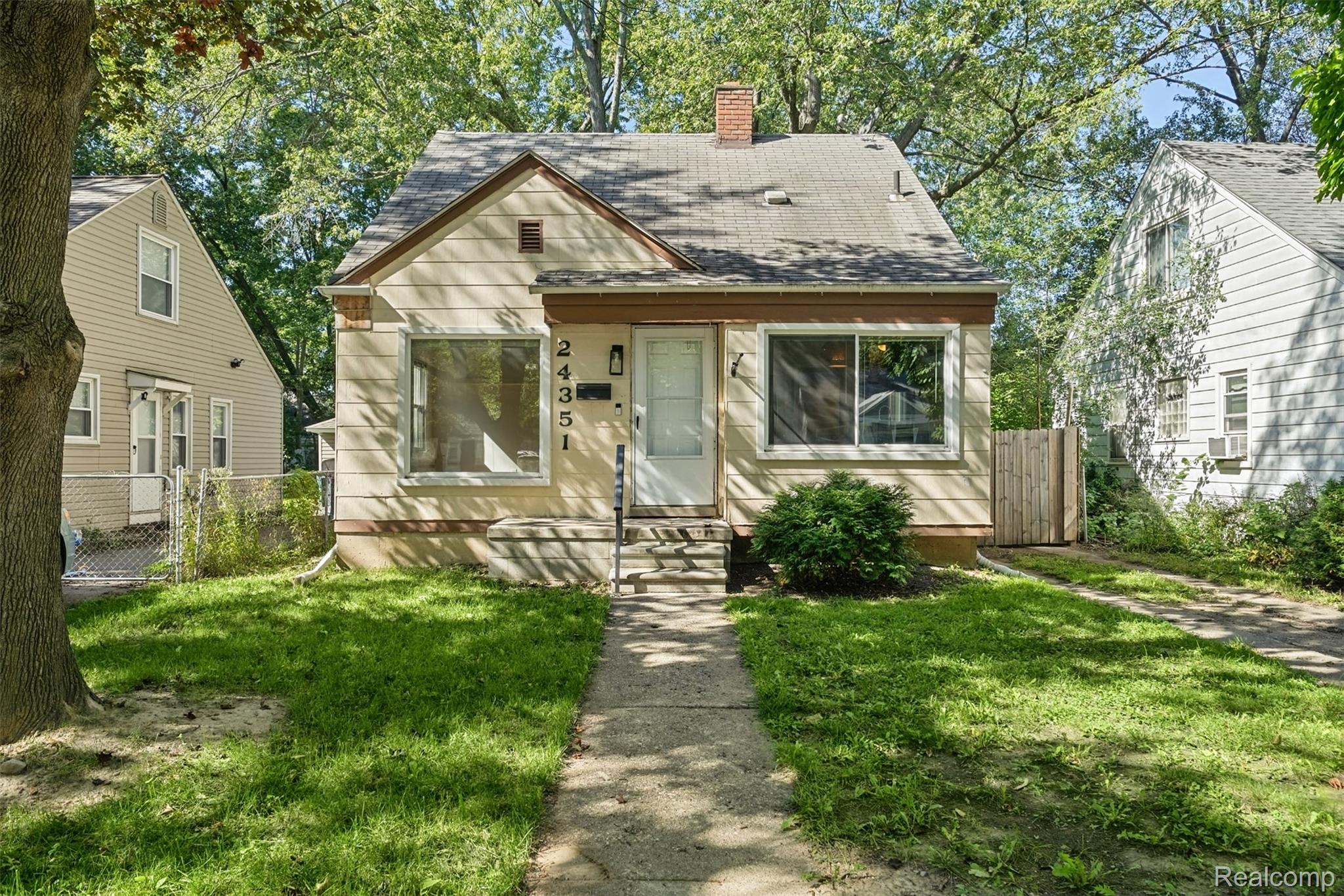 24351, Parklawn, Oak Park, Michigan, 48237