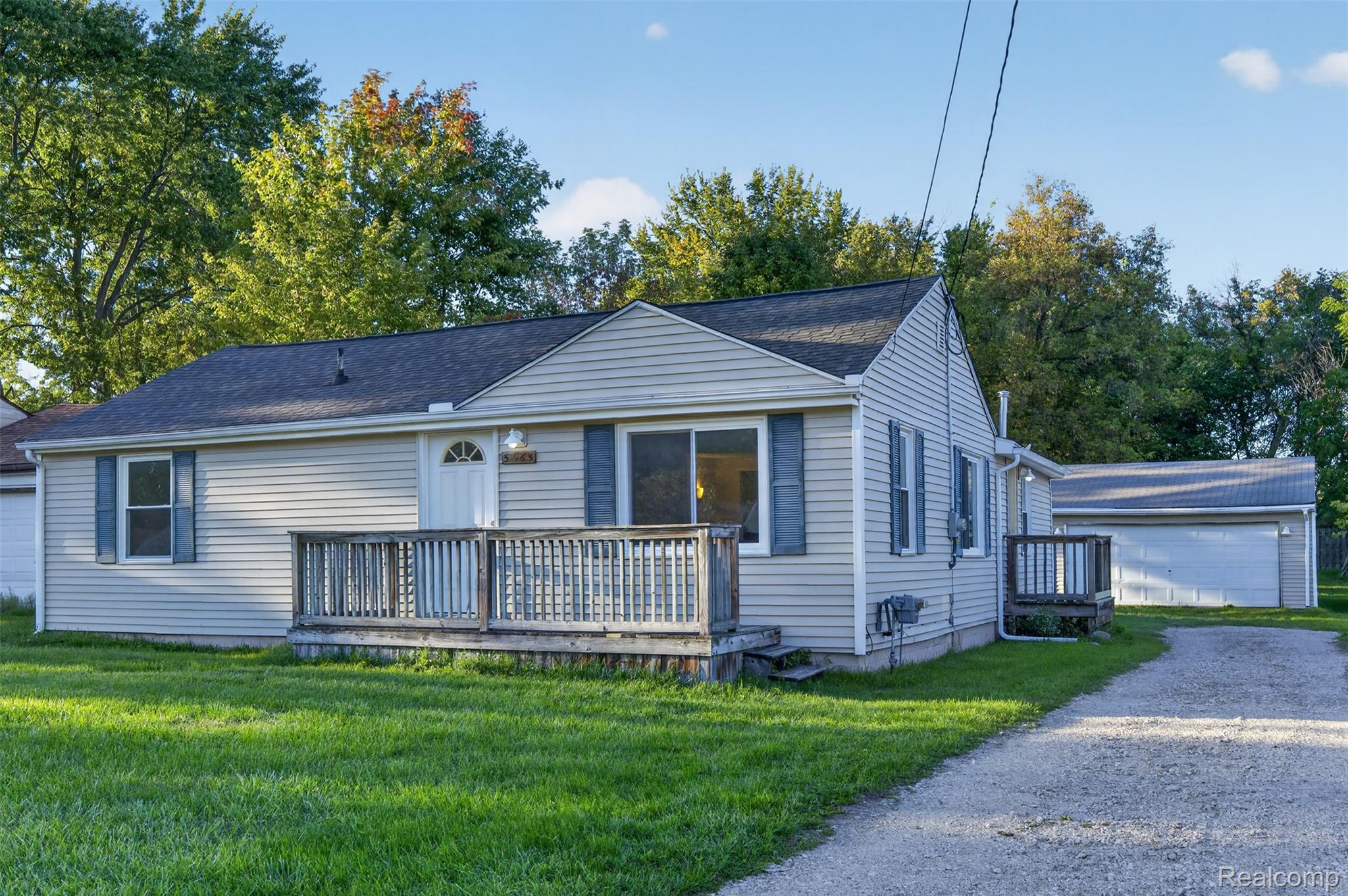 5465, Raymond, Burton, Michigan, 48509