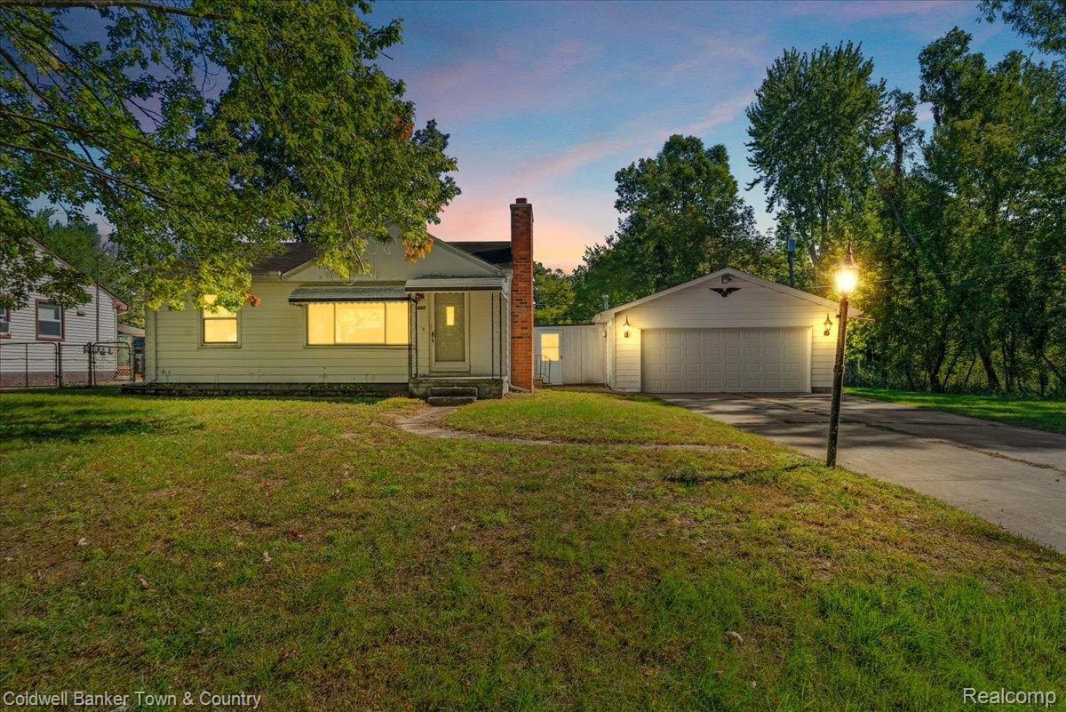 485, Rivard, Waterford, Michigan, 48327