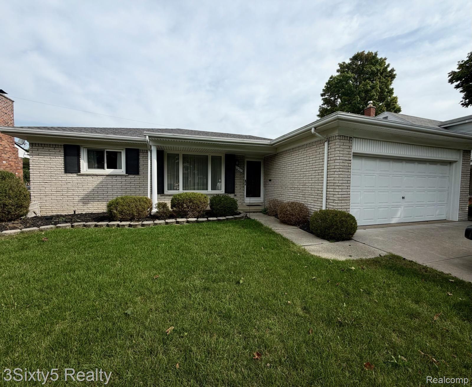 26926, Rochelle, Dearborn Heights, Michigan, 48127