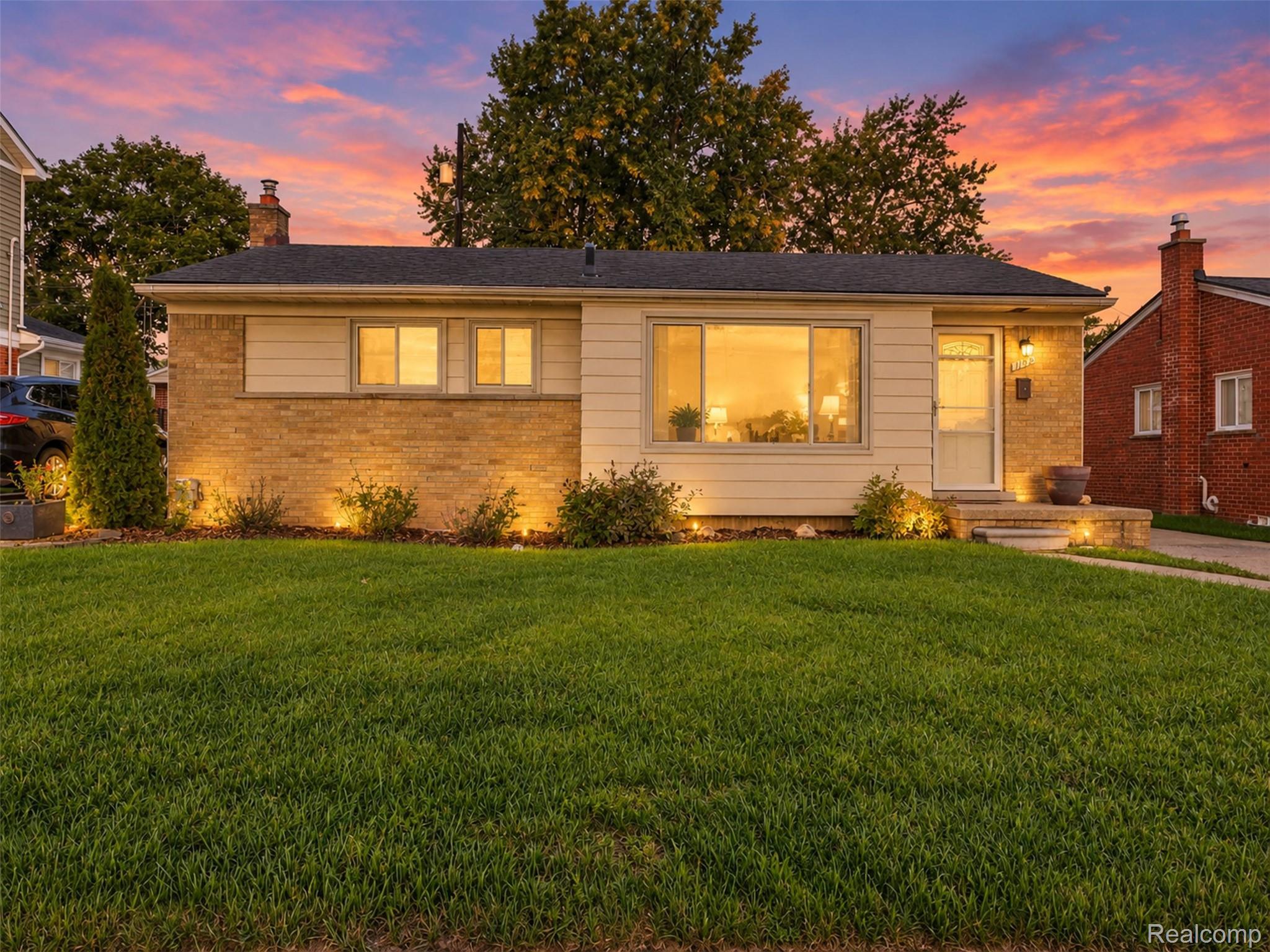 1199, Stephen, Clawson, Michigan, 48017