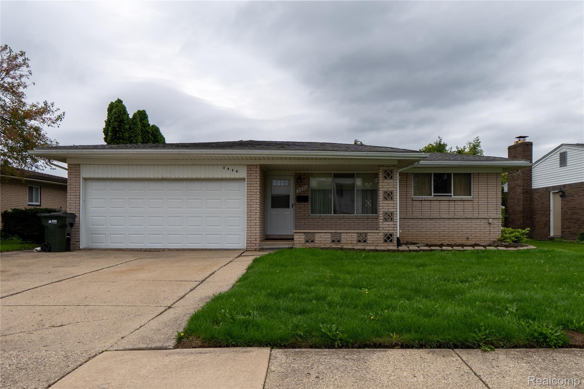 2930, Groves, Sterling Heights, Michigan, 48310