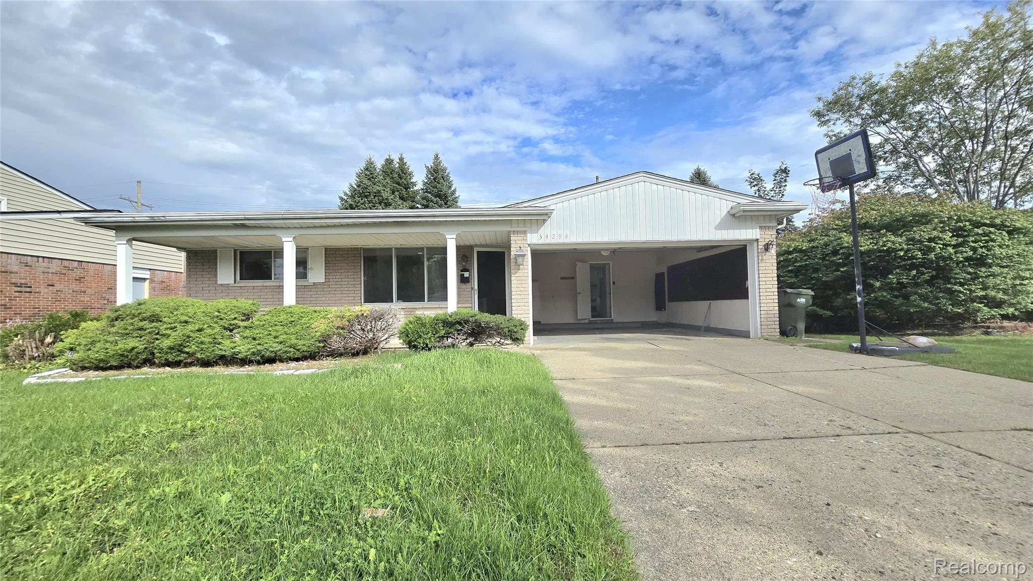 34294, Greentrees, Sterling Heights, Michigan, 48312