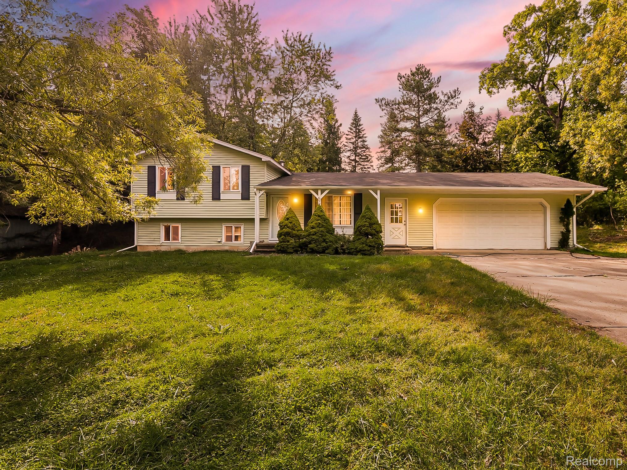 6995, Leytonstone, West Bloomfield, Michigan, 48322