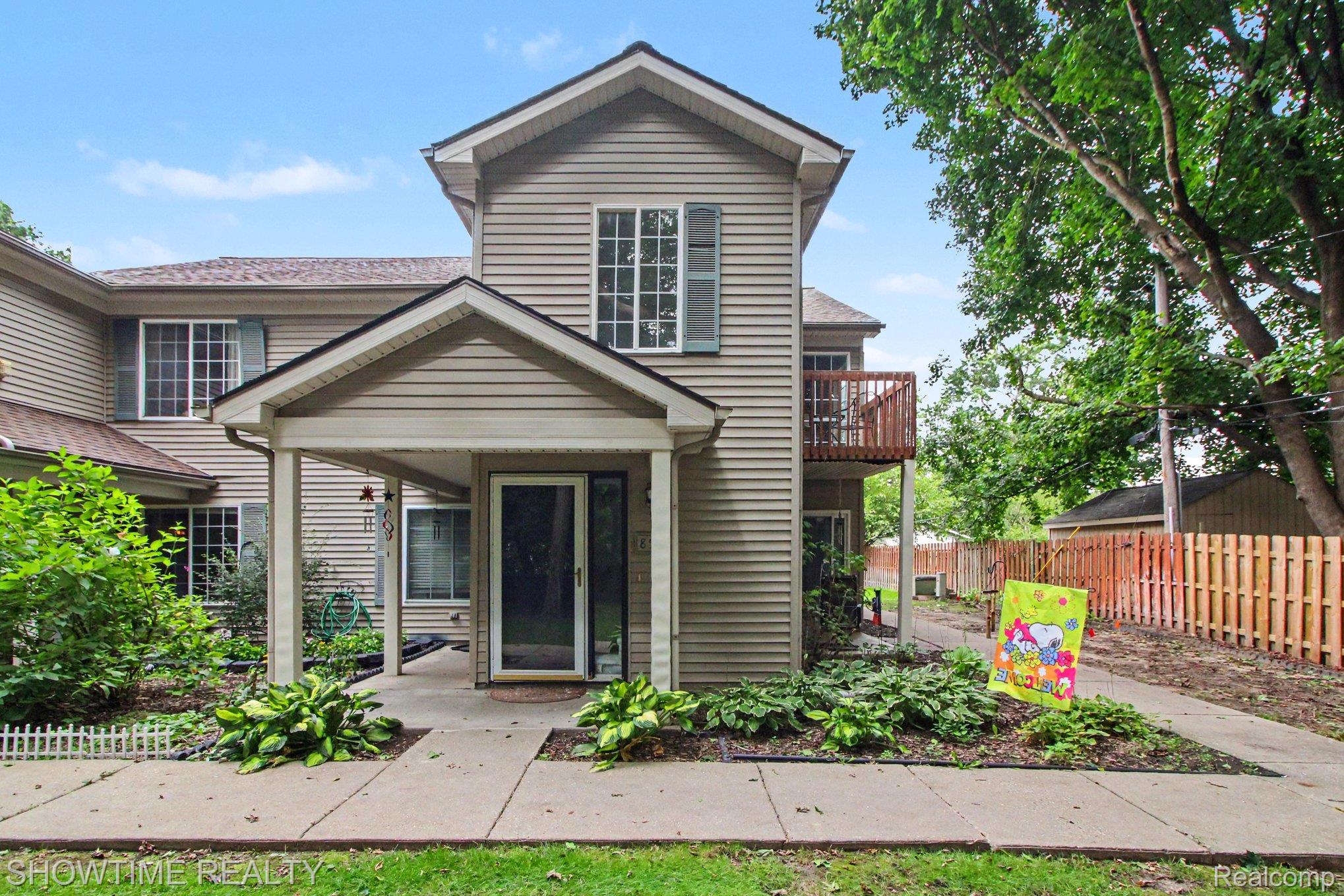 853, Saybrook, Waterford, Michigan, 48327