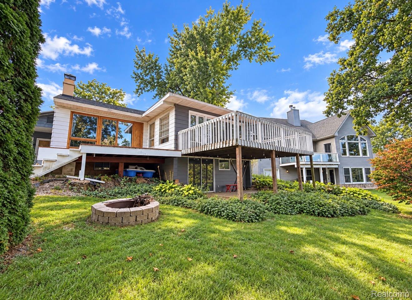 18425, Pellett, Fenton, Michigan, 48430